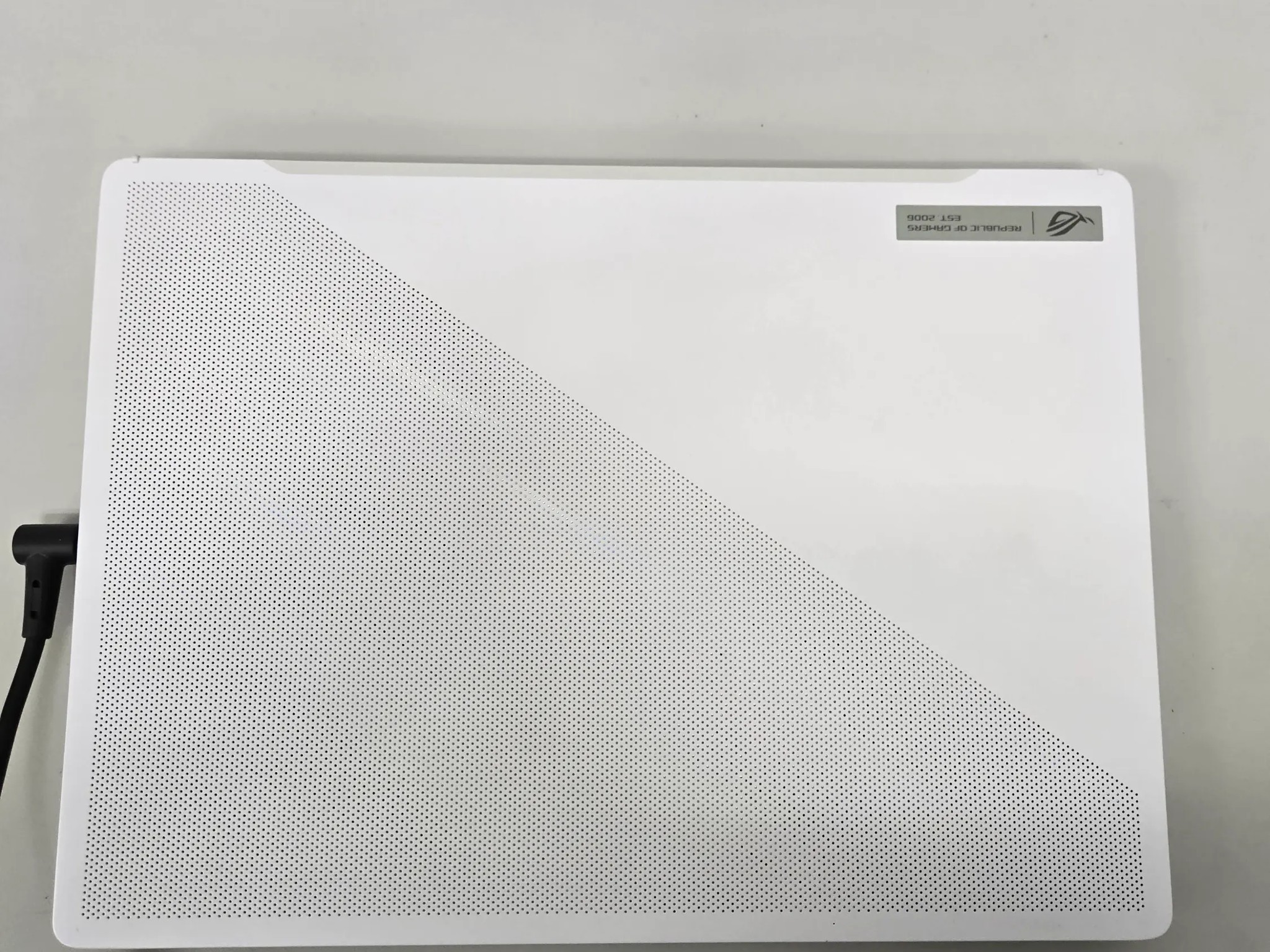 Asus ROG Zephyrus G14 (2023) - RTX 4050- Ryzen 7 7735HS - 32GB DDR5 - 1TB NVME