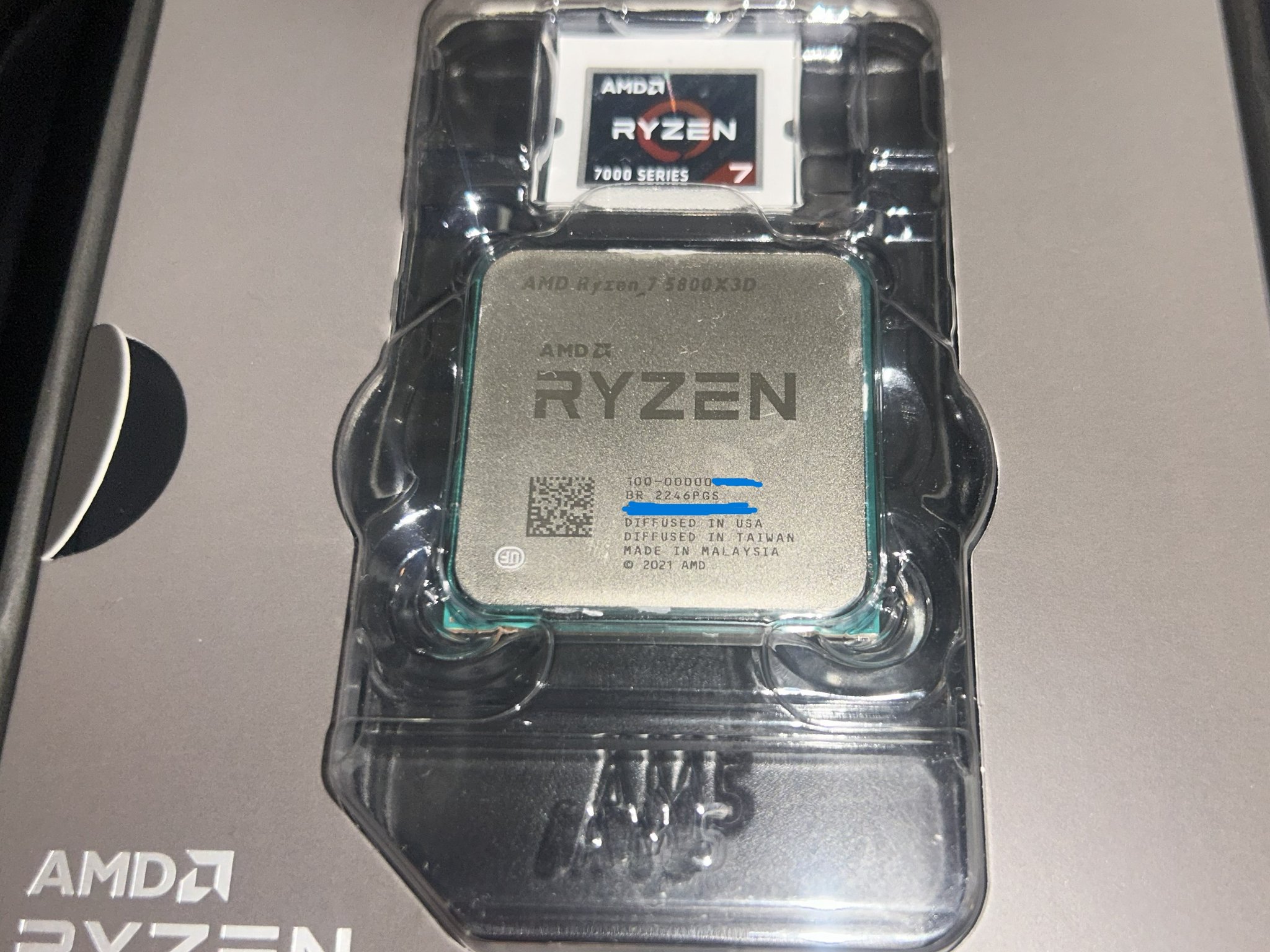 AMD Ryzen 7 9800X3D | Jawa