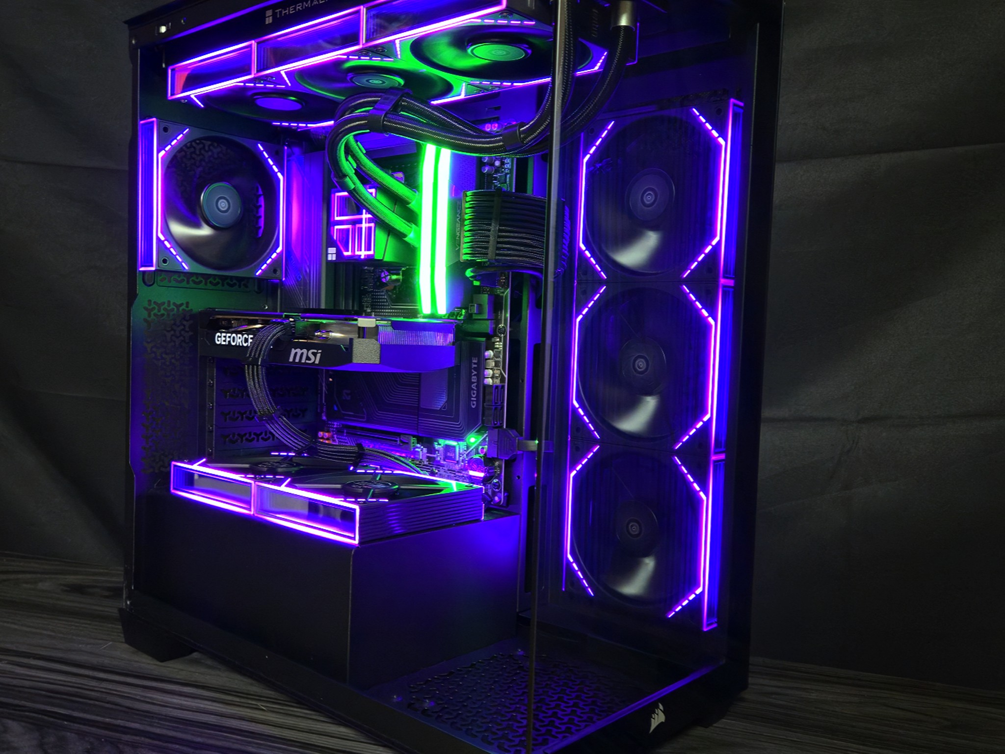 7800X3D - RTX 5060 Ti 16GB - 32GB DDR5 6000 - 2TB Gen4 NVMe - Corsair RM750e - Custom