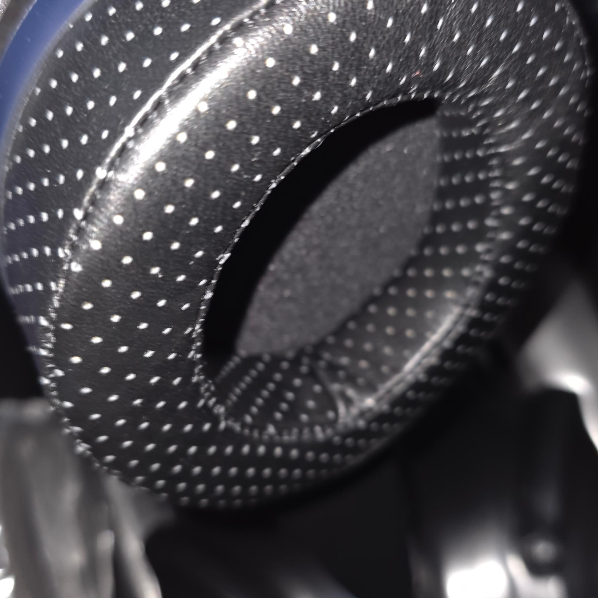 Dekoni x hifiman cobalt closed back headphones