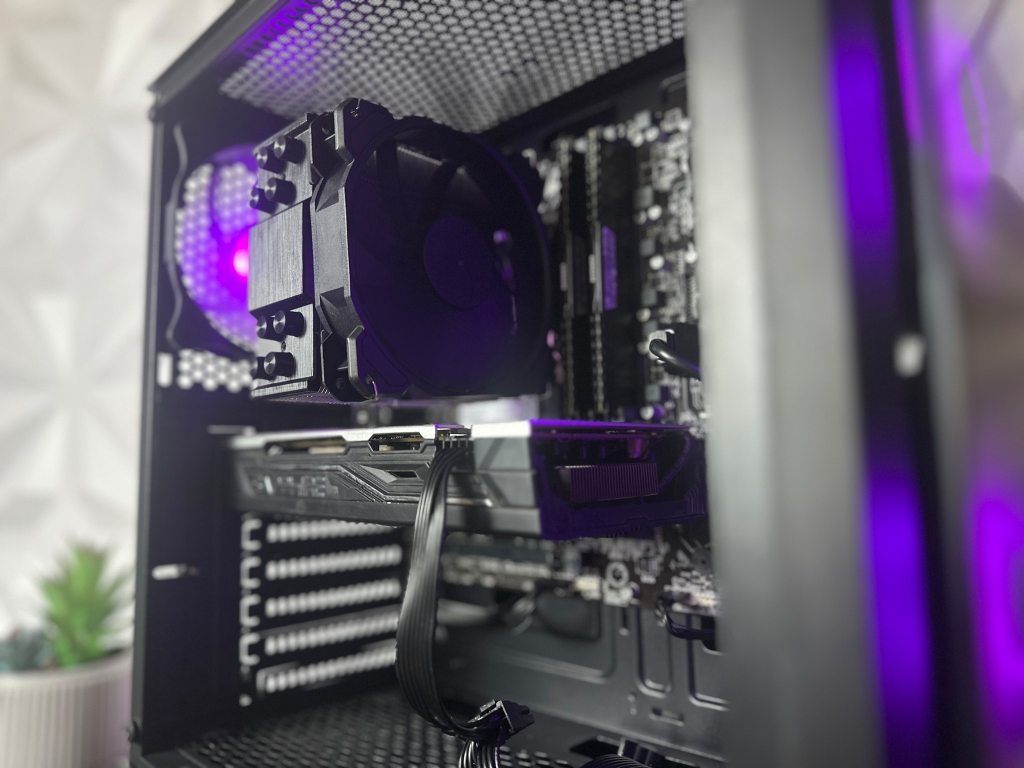 🤖GAMING PC🟣 | 1080P | i5 7600 | RX580 8GB | 16GB DDR4 | 512GB M.2 SSD | FULL ARGB! |