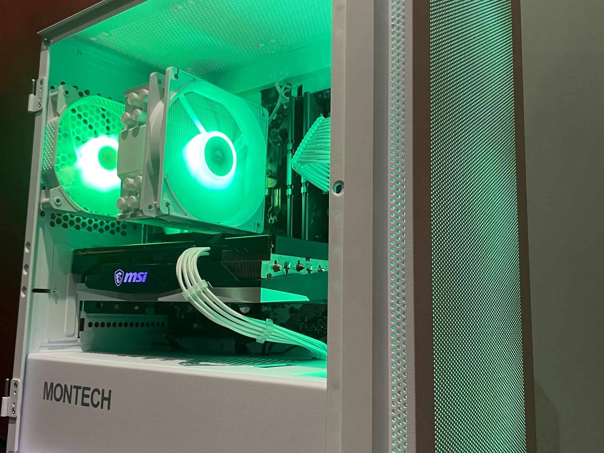 ‼️Budget‼️White PC Ryzen 5 5600 | RX 6600 XT 8 GB | Windows 11 Home | WIFI and Bluetooth!!!