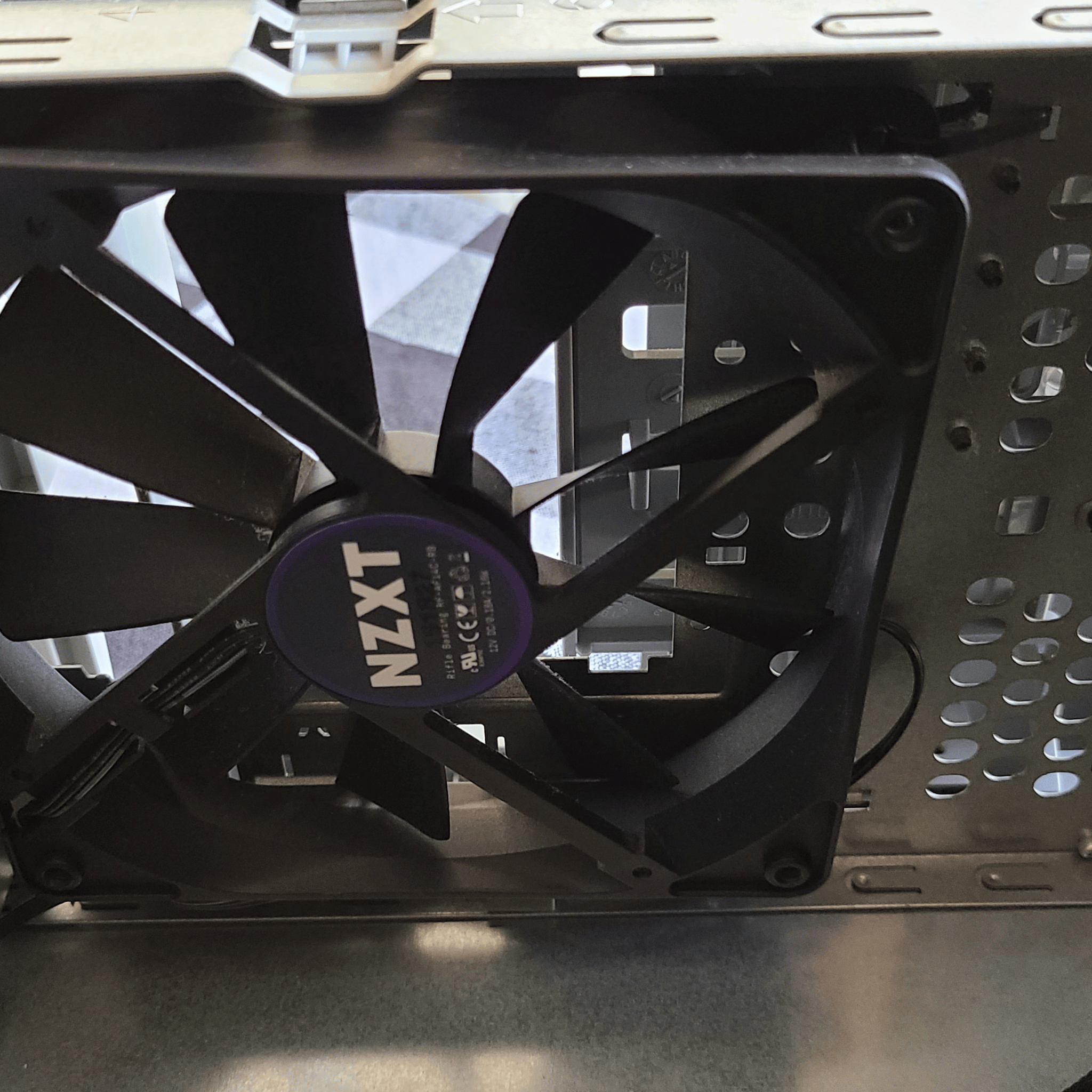 Custom Built Sleeper HP! Pentium G4560 + RTX 2070!