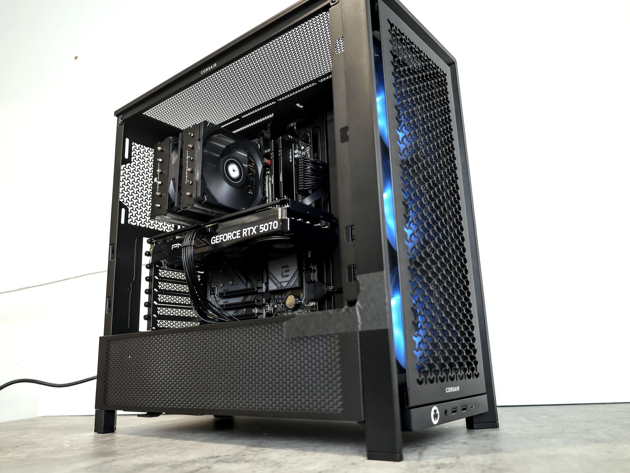 7800X3D + RTX 5070 | Corsair Build | 1440p/4K Gaming Beast