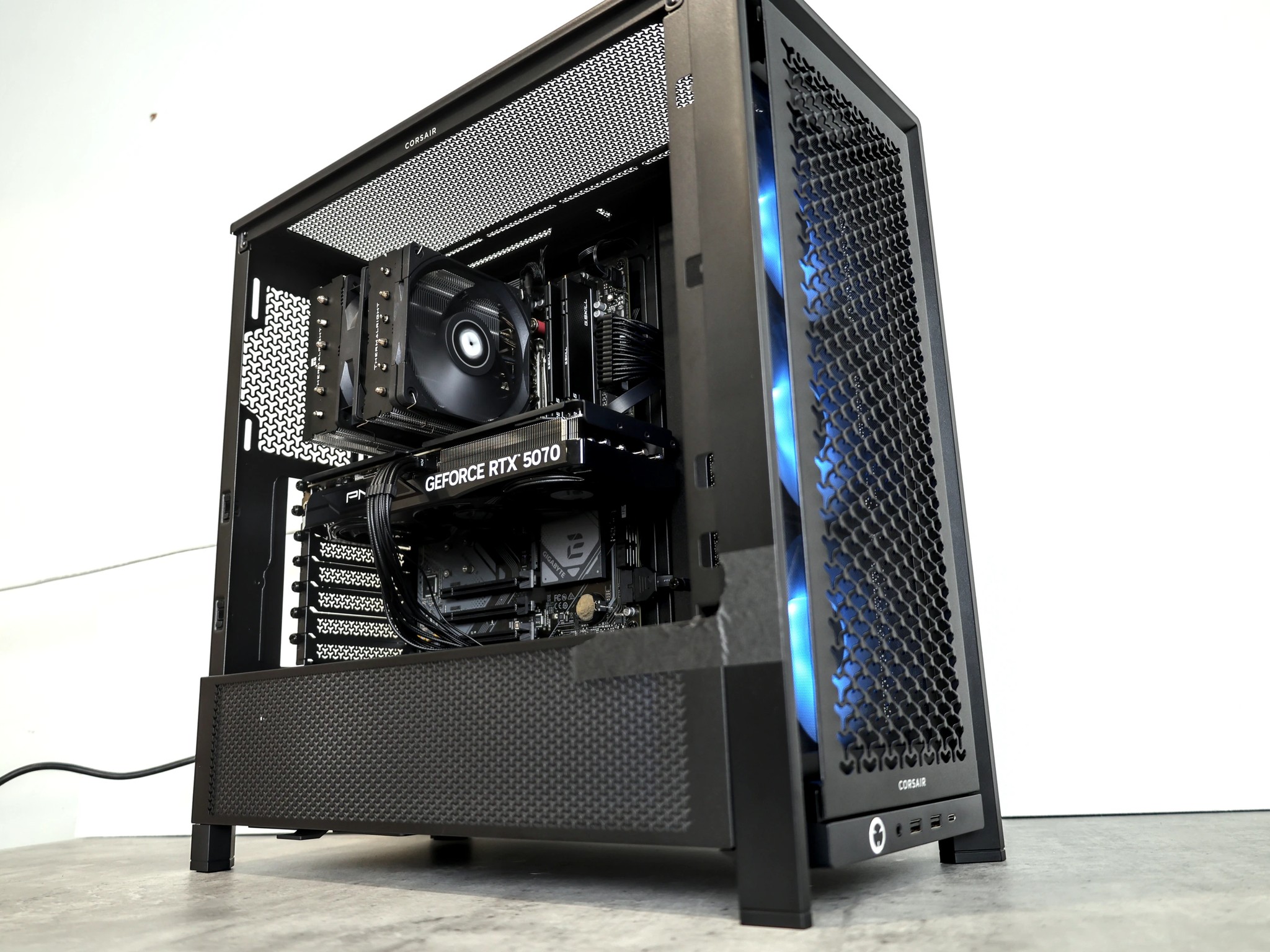 7800X3D + RTX 5070 | Corsair Build | 1440p/4K Gaming Beast