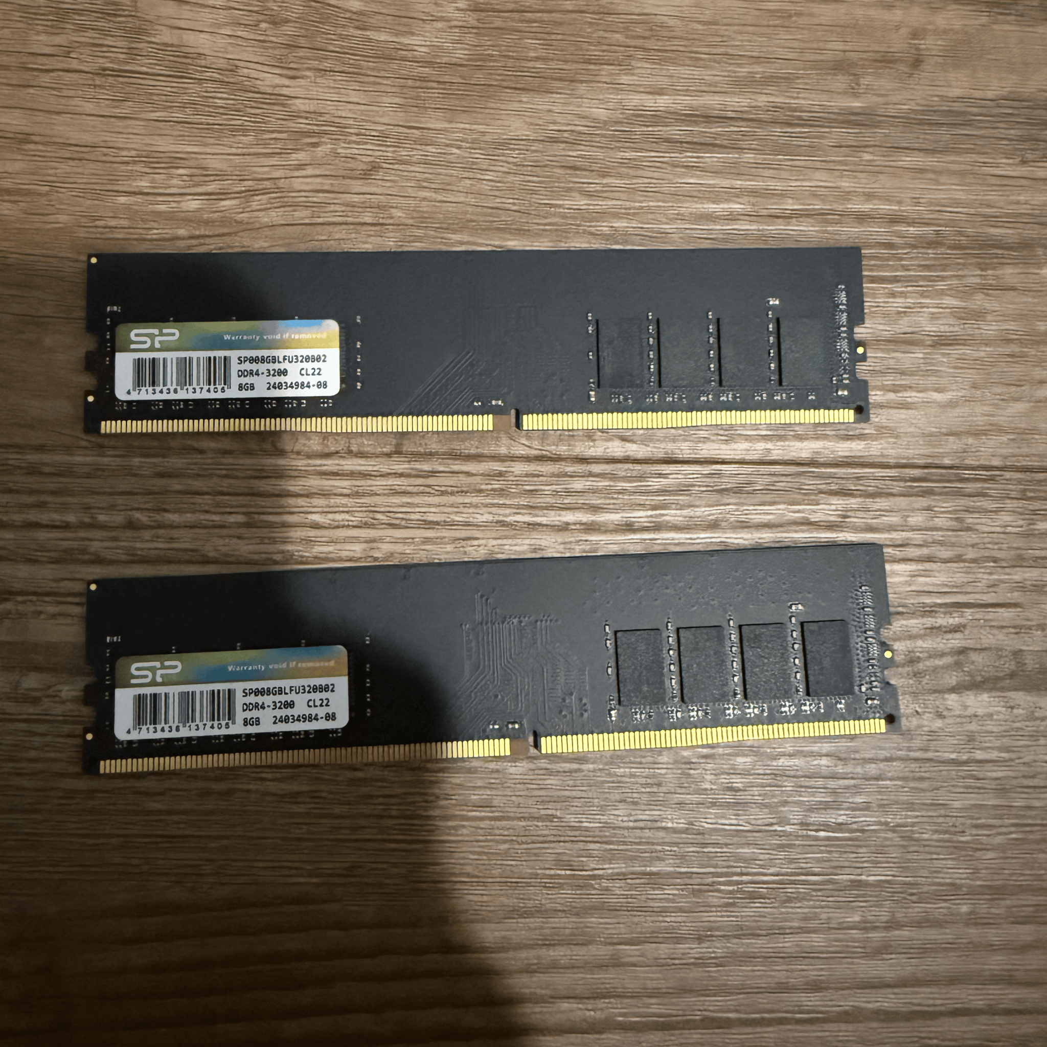 Silicon Power SP016GBLFU320B22 16 GB (2 x 8 GB) DDR4-3200 CL22 Memory