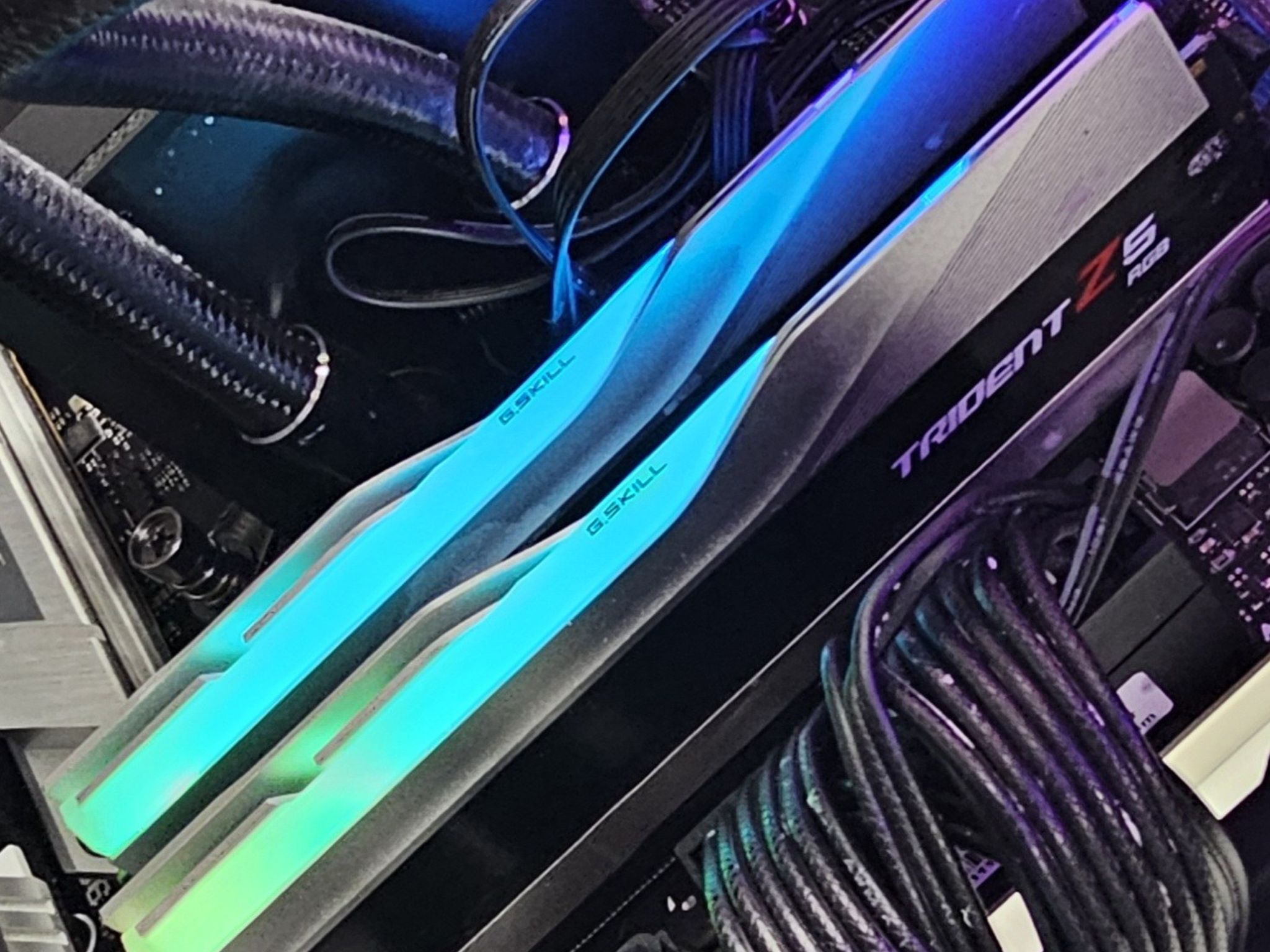 32GB DDR5 (2x16GB) CL34 7200MT/s G.Skill Trident Z5 RGB
