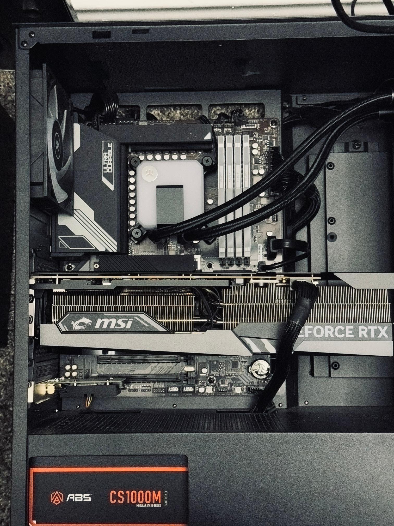 MSI Gaming GeForce RTX 4090 24GB GDDR6X