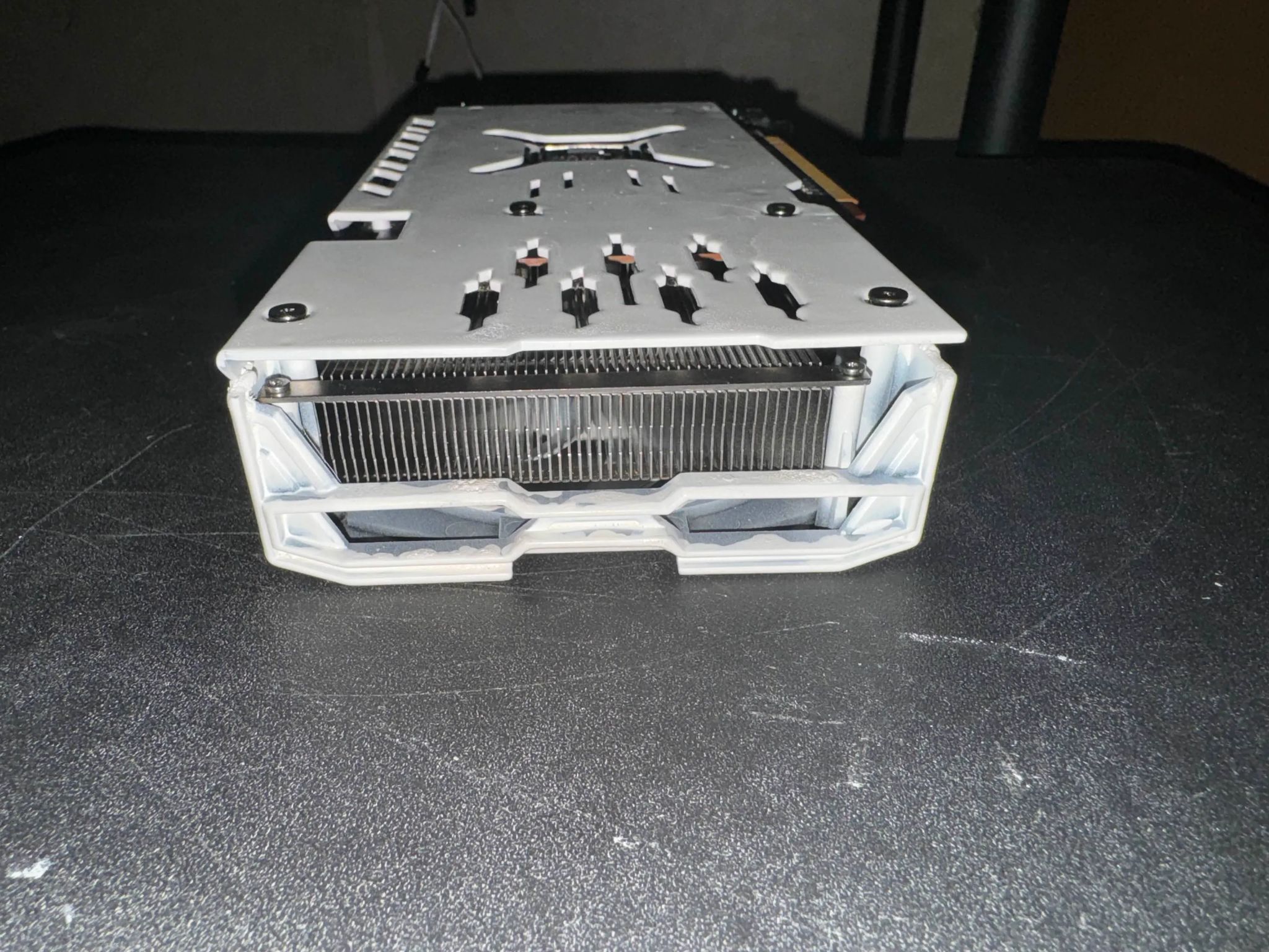 Sapphire PULSE BE Radeon RX 5600 XT 6 GB (White Custom Painted)