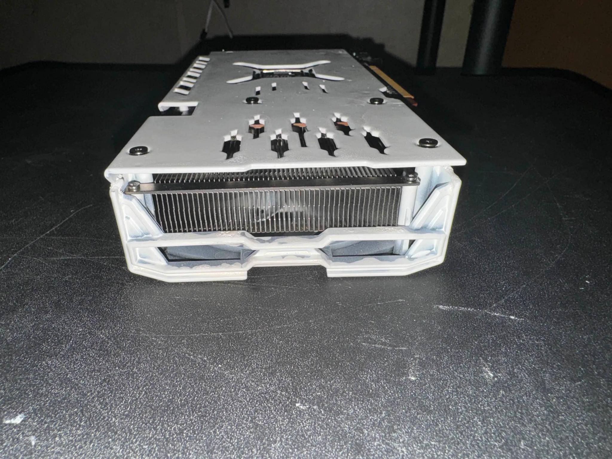 Sapphire PULSE BE Radeon RX 5600 XT 6 GB (White Custom Painted)