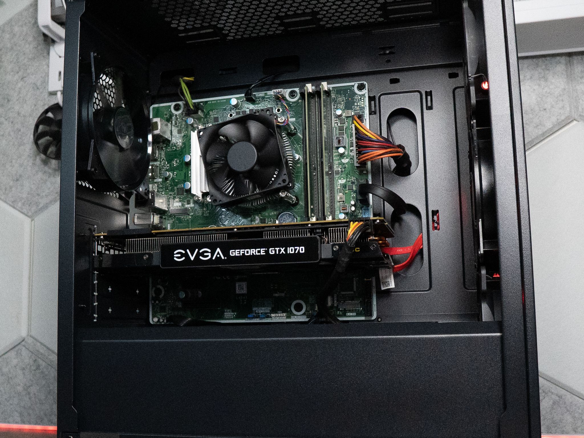 🩸🩸 BUDGET - Warzone Ready GAMING PC | EVGA GTX 1070 8GB | INTEL i7 8700K | 16GB DDR4 RAM | 1.24TB