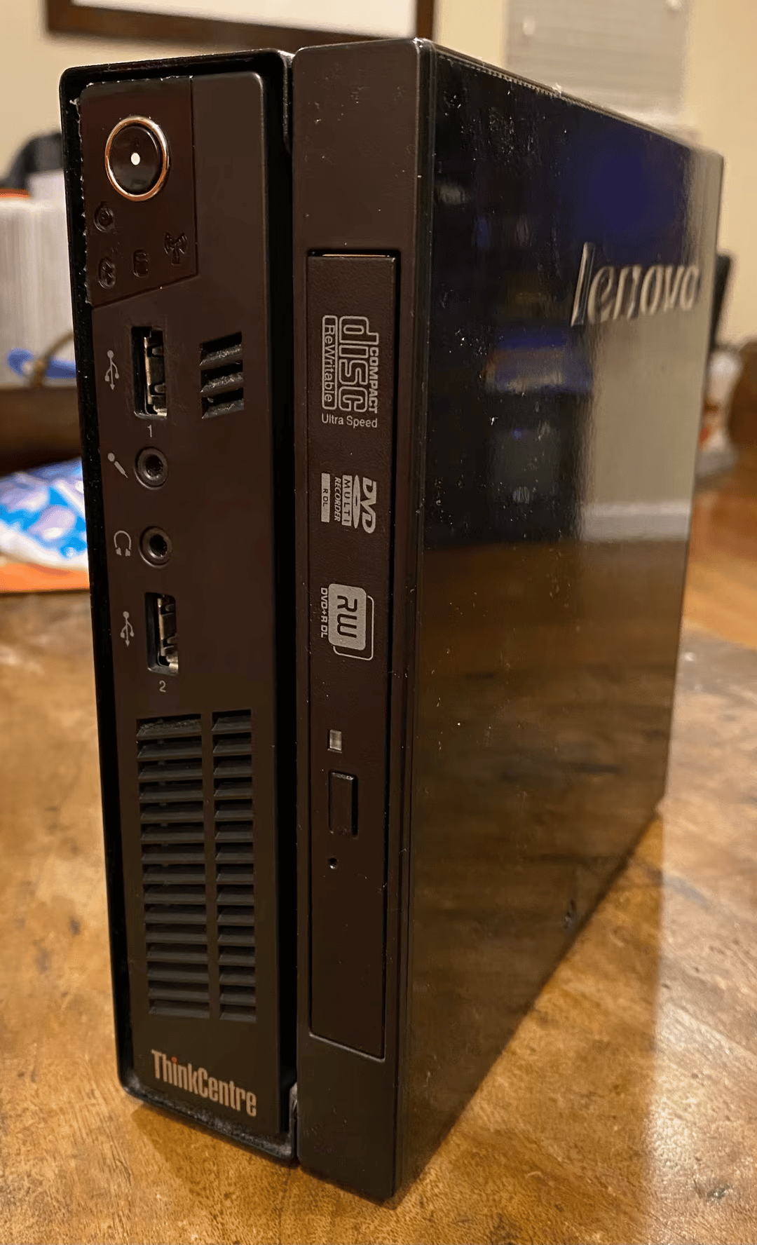 Lenovo ThinkCentre M72e - MFF - Intel i3-3220T - Windows 10 Pro - 128GB SSD - 8GB RAM - Disc Drive