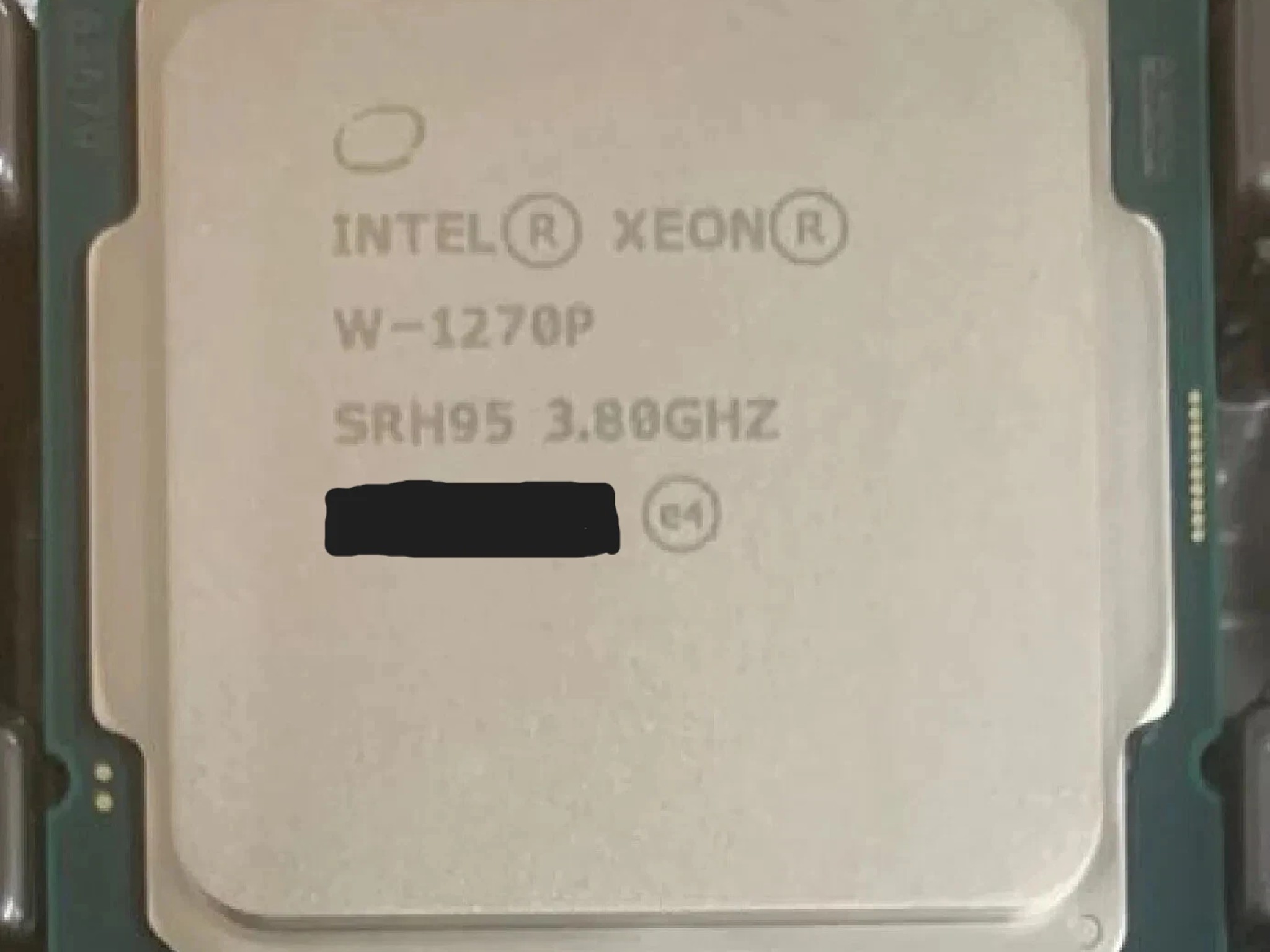 Intel Xeon W-1270P