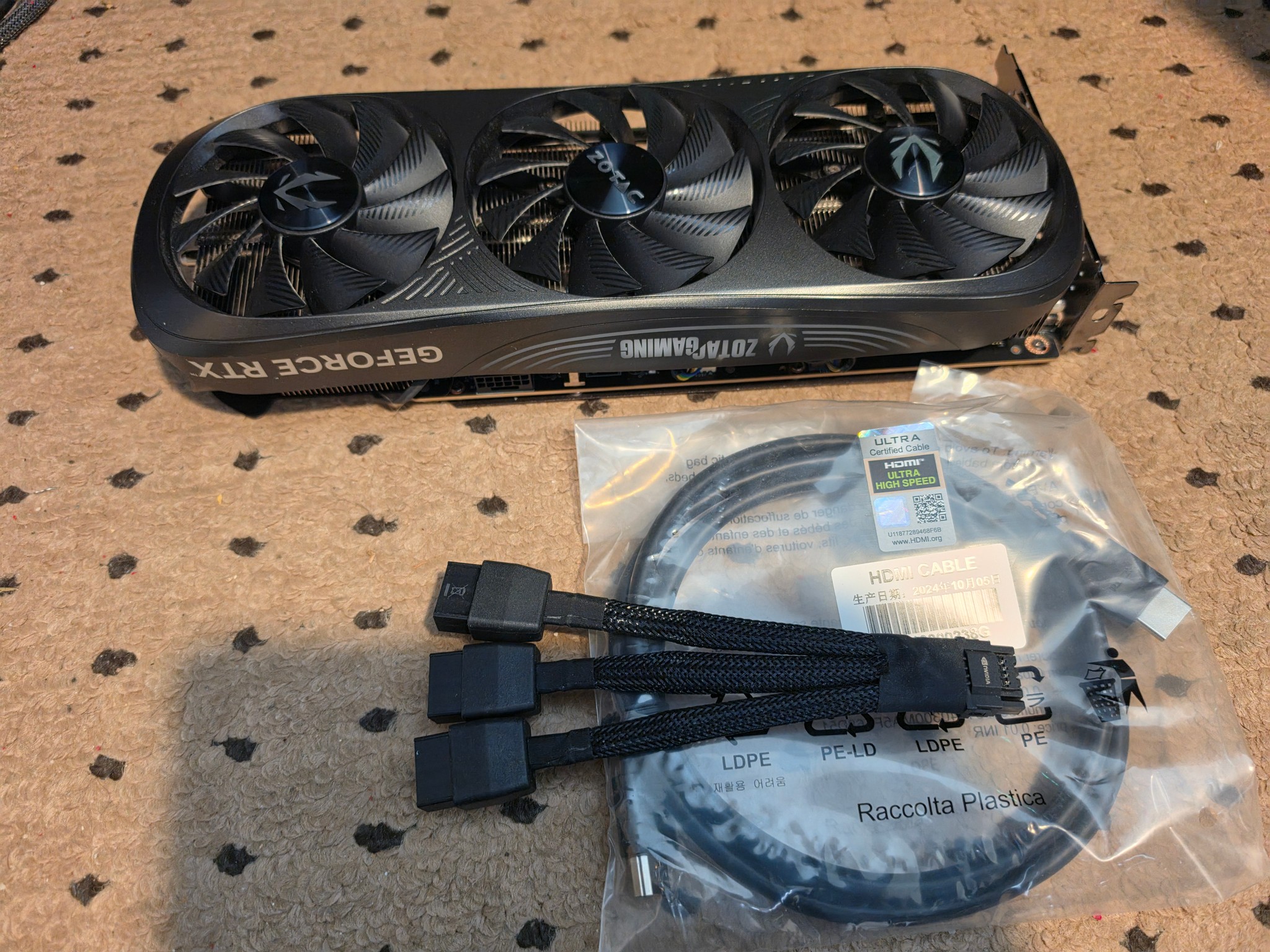 Zotac NVIDIA GeForce RTX 4080 SUPER AMP RGB Overclocked 16GB GDDR6X-Used, in good condition