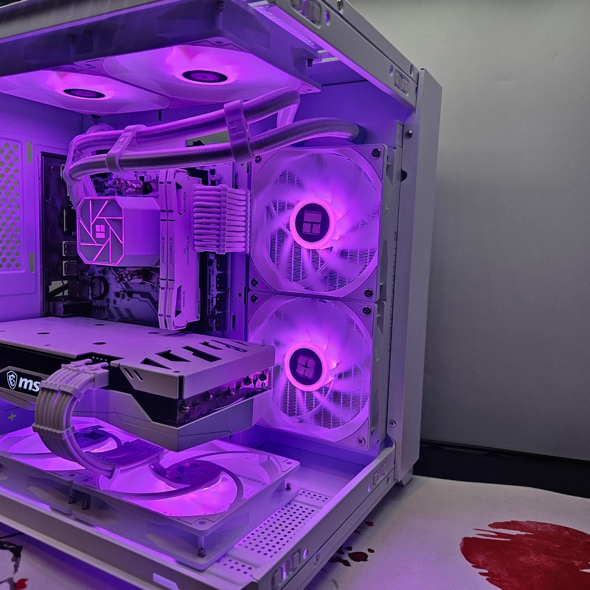 Liquid cooled Arctic Rig Ryzen 5 / 32GB DDR4/  2TB SSD / RTX 3060 12GB