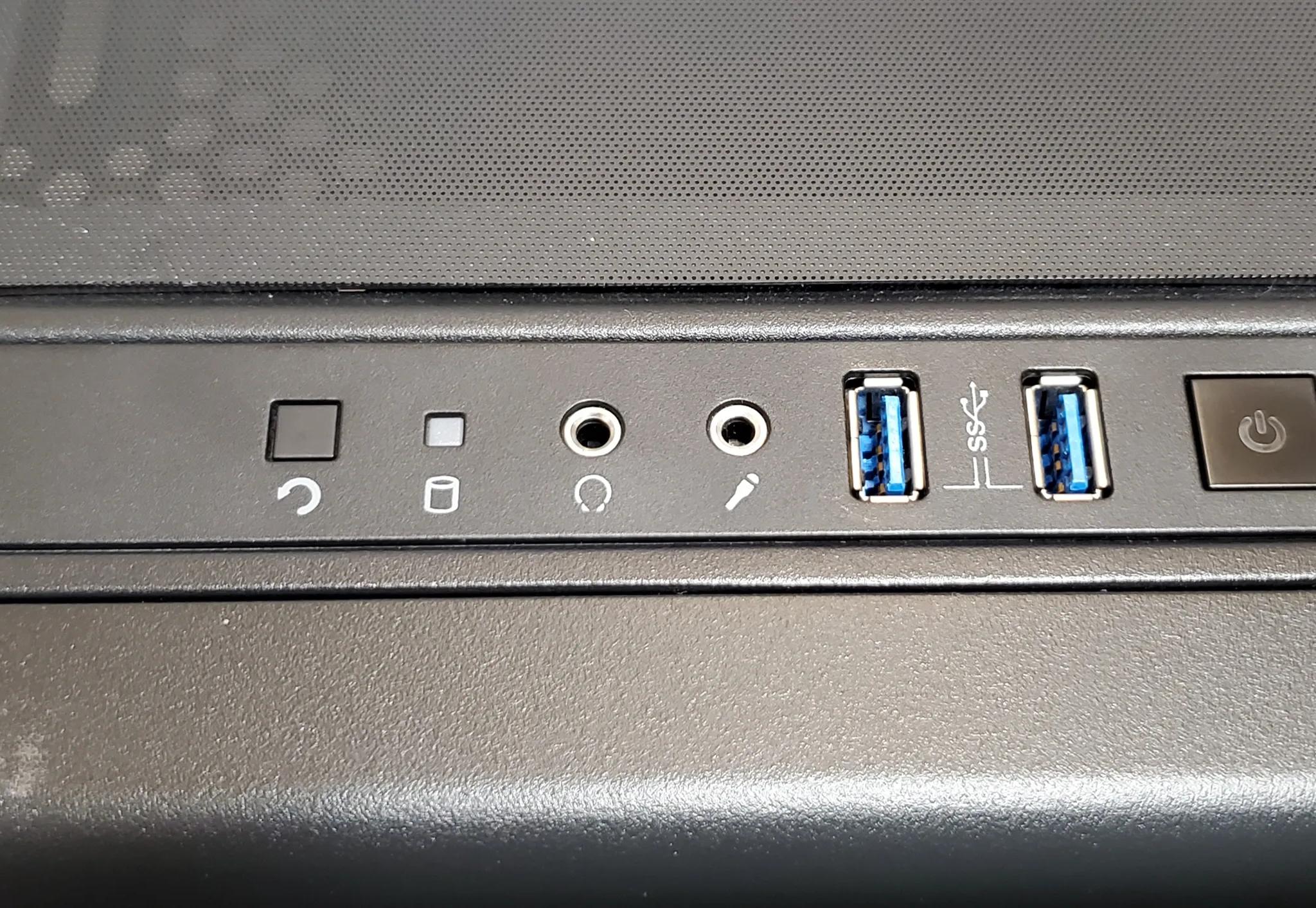 Custom PC Intel i7-8700K @3.7Ghz | AMD FirePro W5100 4GB | 16GB DDR4 RAM | 500GB NVME | Win11 ProSSD