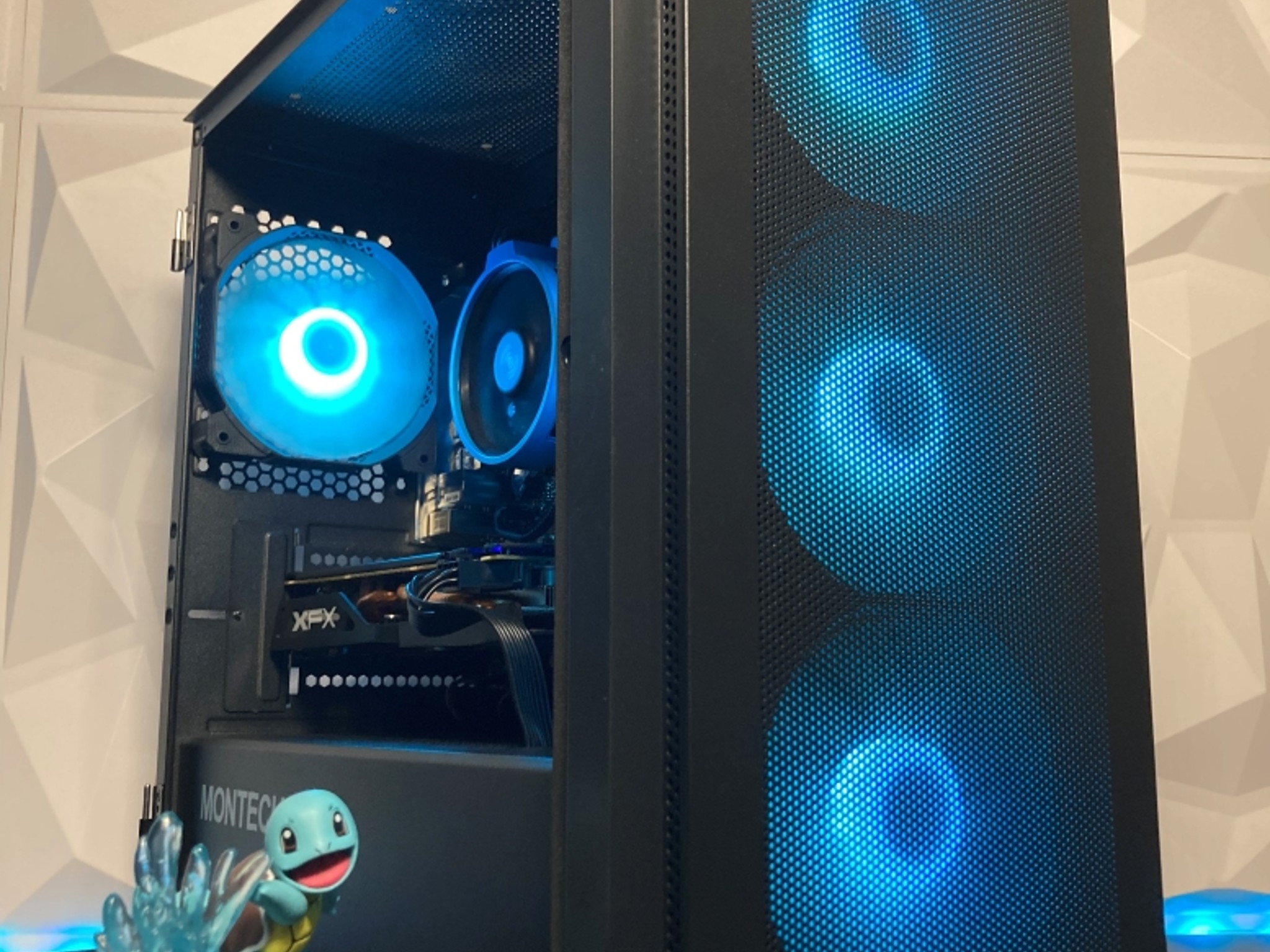 💦 Squirtle💦 | R3 2200G | RX 570 XFX | Budget Gaming PC
