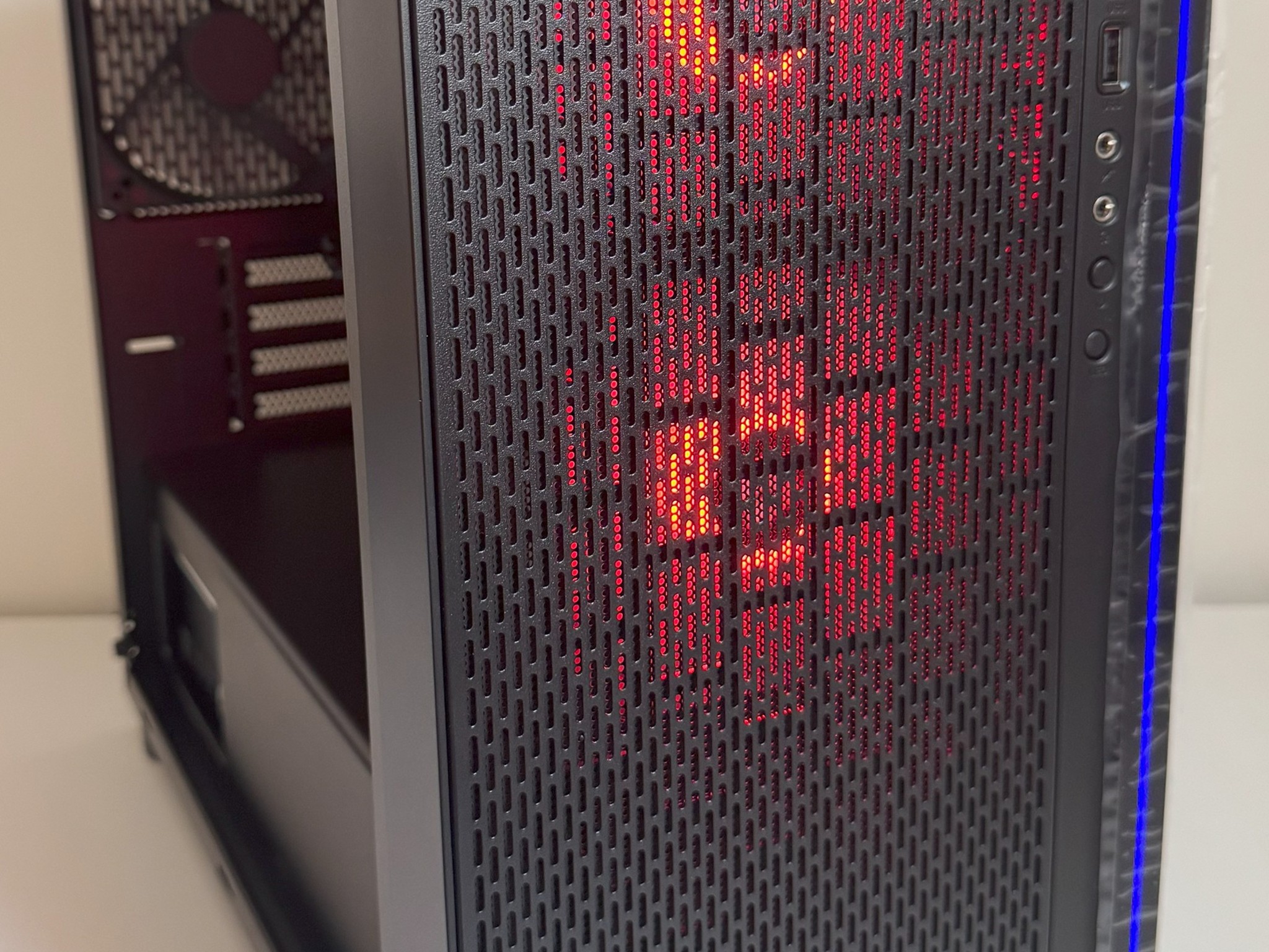 AMD Ryzen 5 5600GT Gaming PC Radeon Vega 7 Graphics ASUS B550M-A B550 Thermaltake Versa H18 Case
