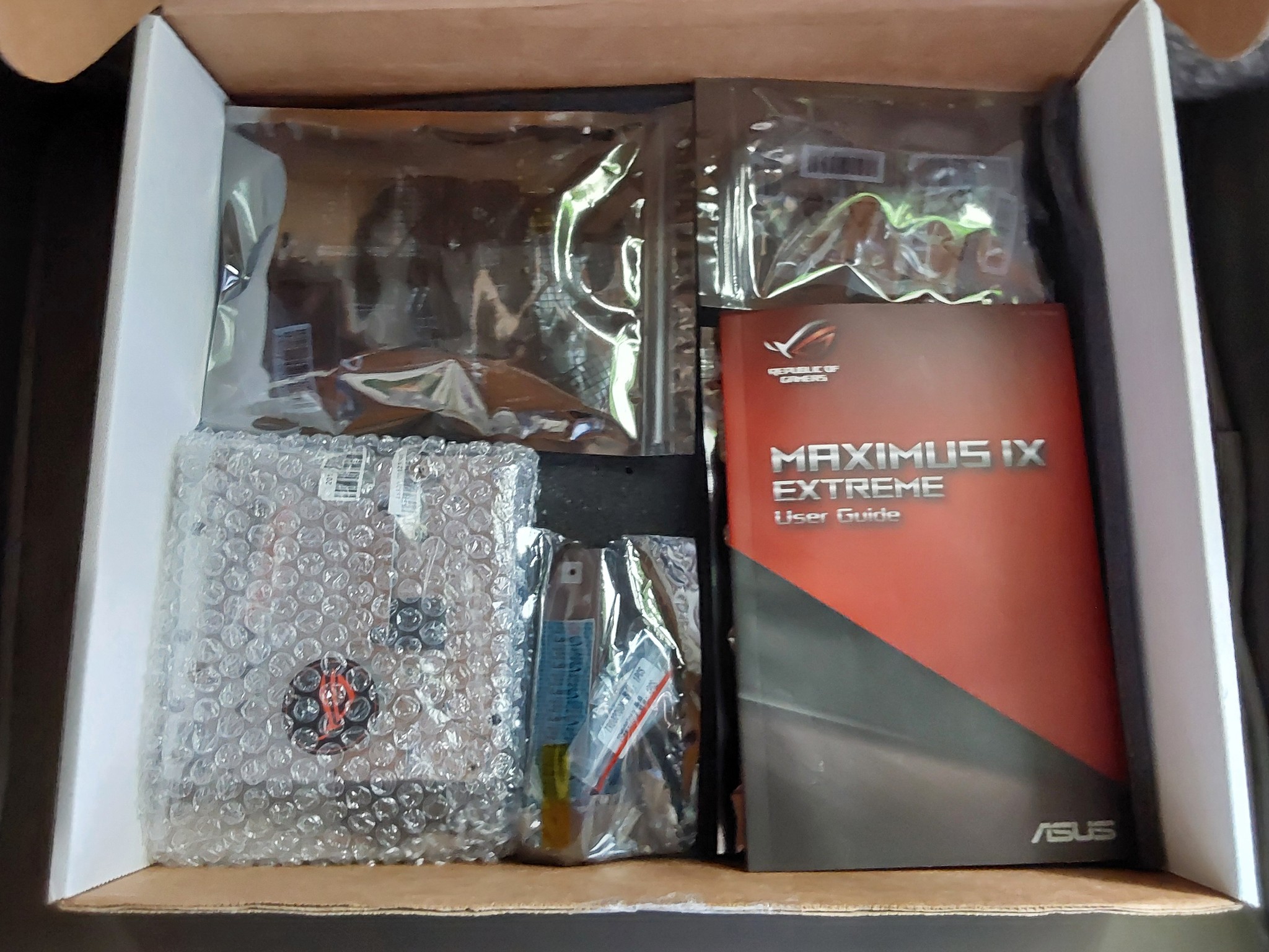 ASUS ROG Maximus IX Extreme Z270 LGA 1151 Intel DDR4 EATX