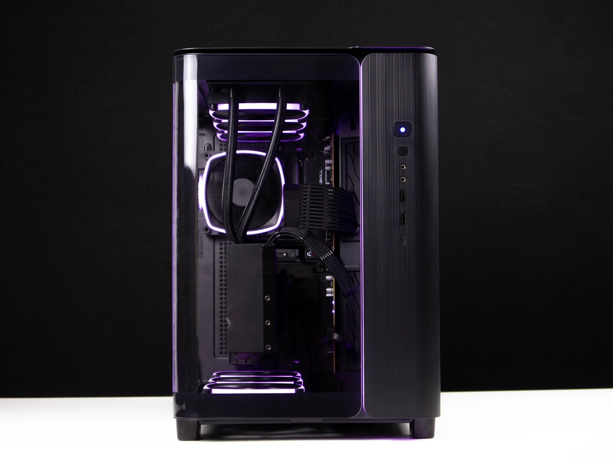 Monarch (RTX 4080 | Ryzen 9 7900X | 32gb DDR5)
