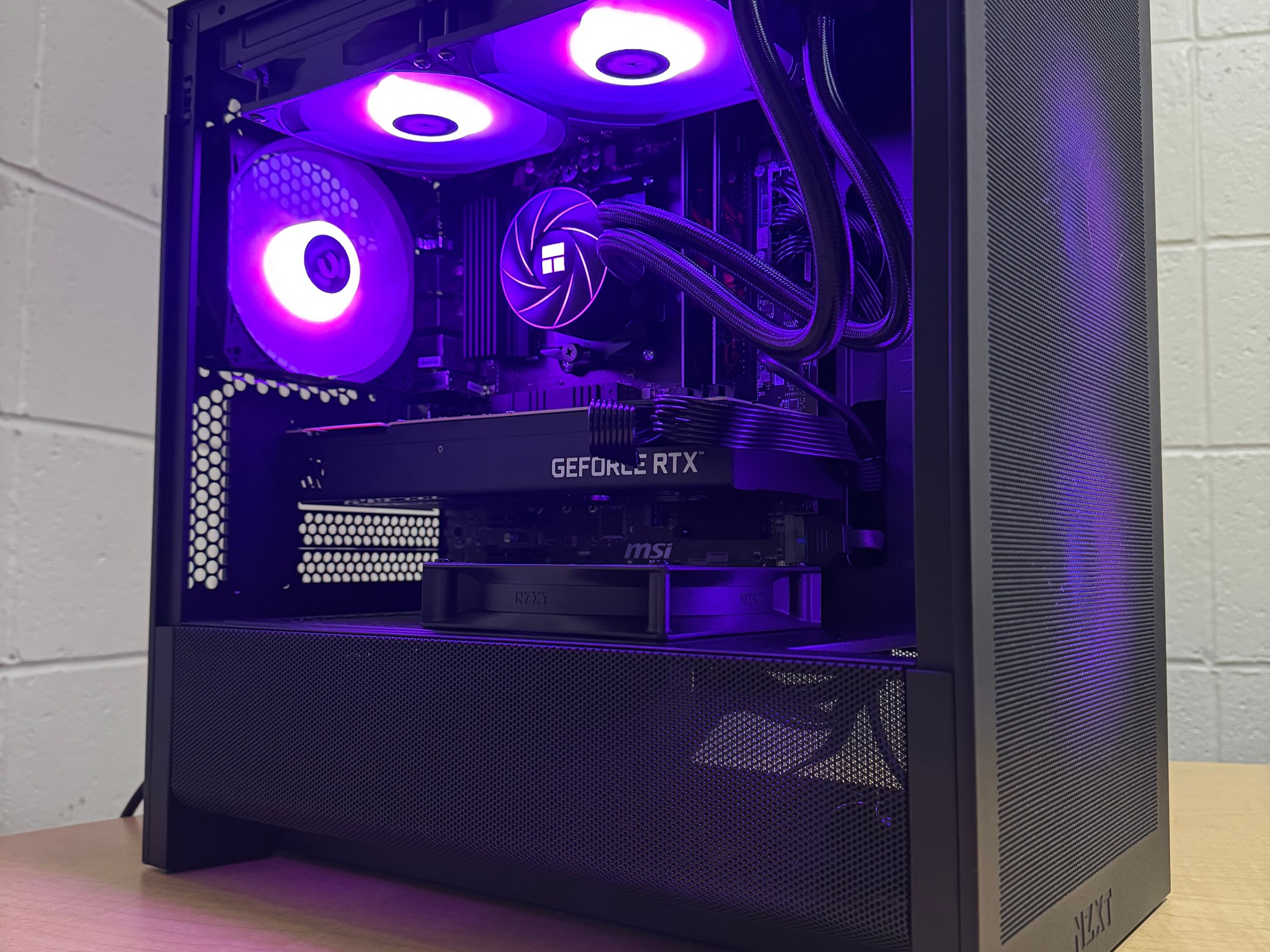 Sleek NZXT H3 Flow | RTX 2080 Ti 11GB | Ryzen 5 3600 | 32GB G.Skill RAM | 1TB NVMe
