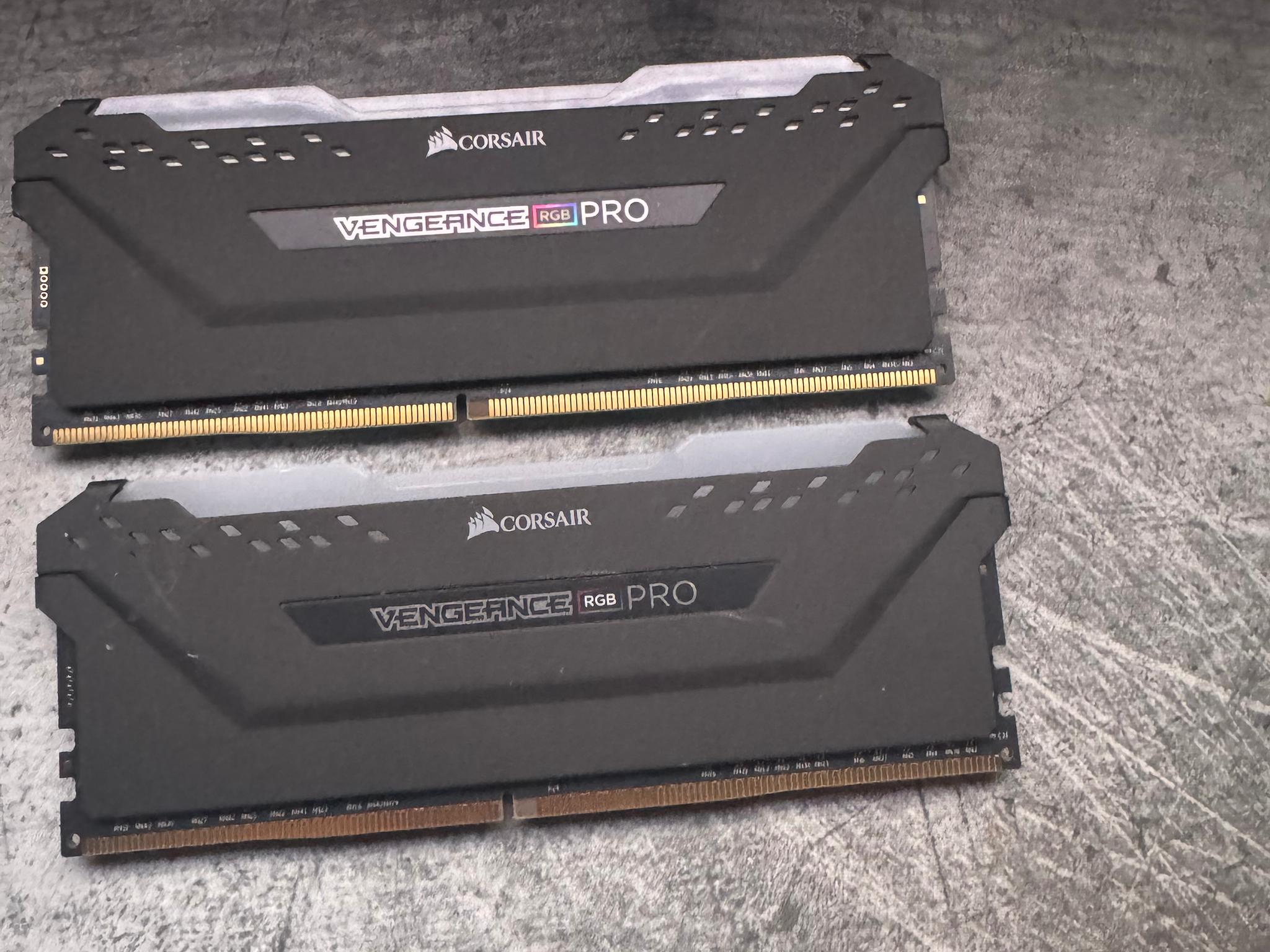 32gb Corsair RGB Ram
