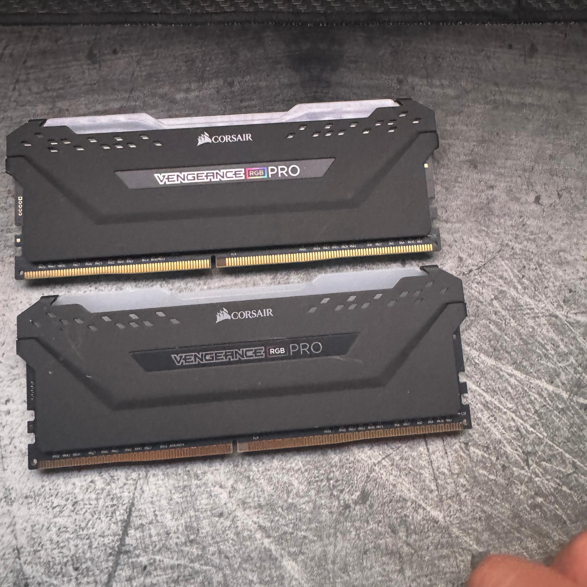32gb Corsair RGB Ram