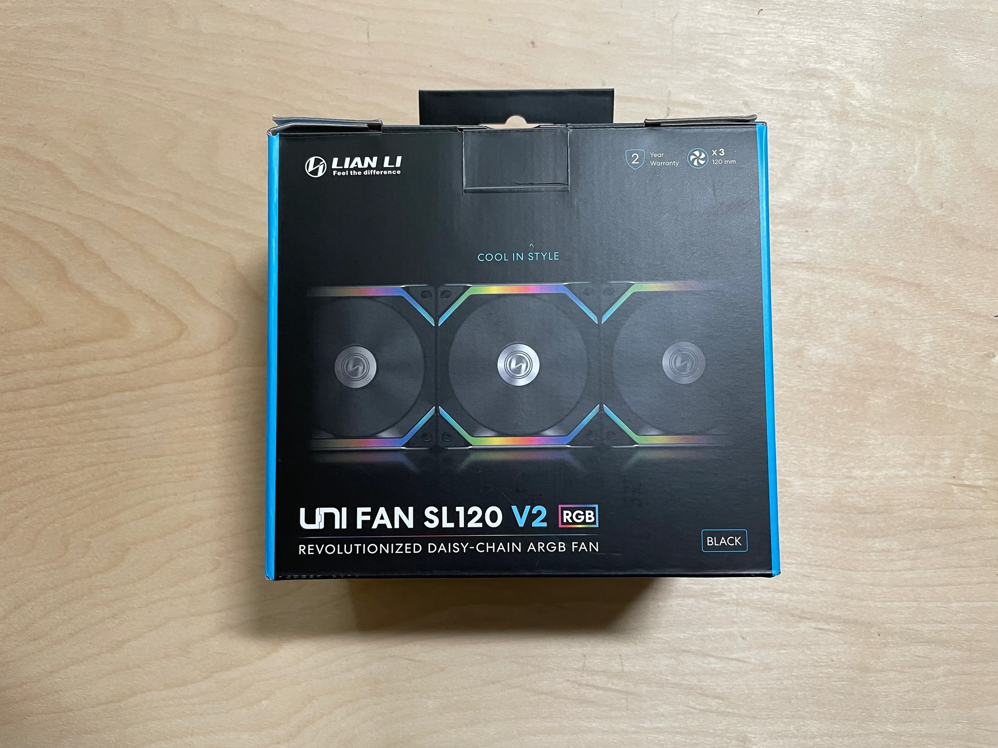 *LIKE NEW* Lian-Li UNI Fan SL120 v2 Fans with Controller (black, triple pack)