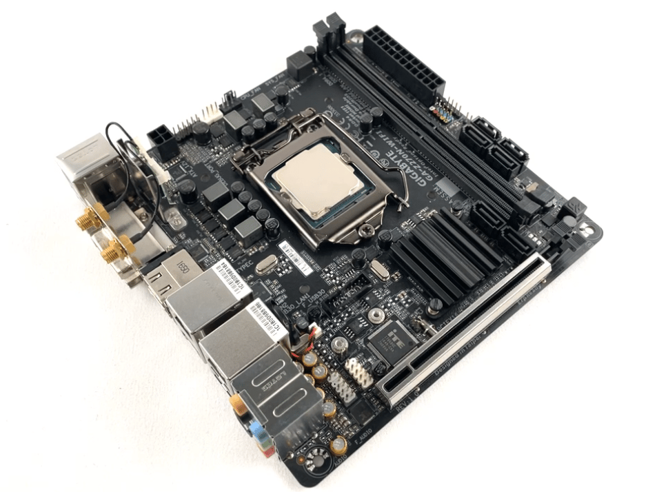 Gigabyte GA-Z270N-WIFI Mini-ITX Motherboard Bundle Intel I7 7700k CPU, DDR4 ram (2x8 GB), I/O SHIELD