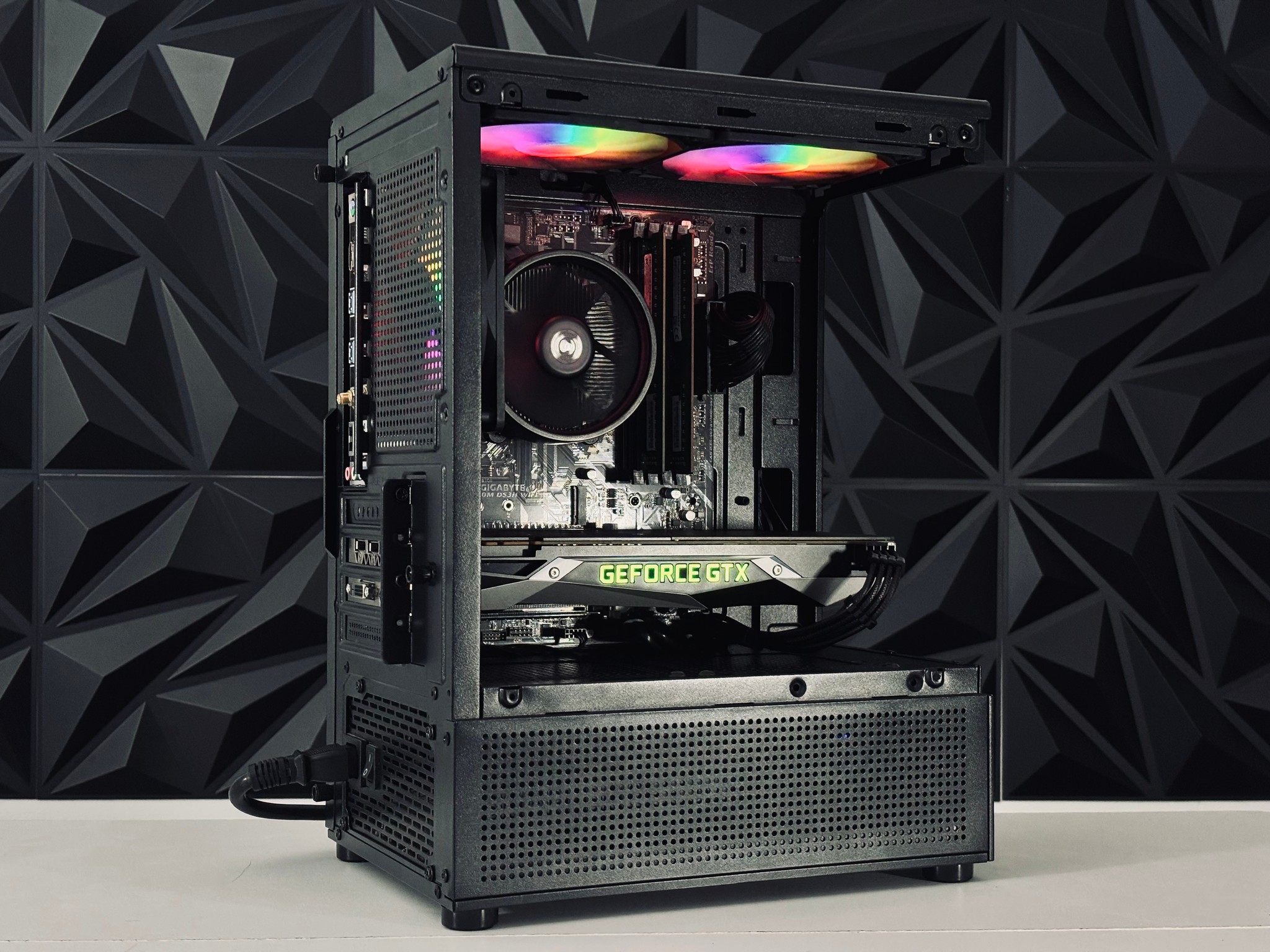 💜☂️🖤 Black Gaming PC - GTX 1070 / Ryzen 7 2700 / 16GB Ram / 1TB HDD / WIFI + BT 💜☂️🖤