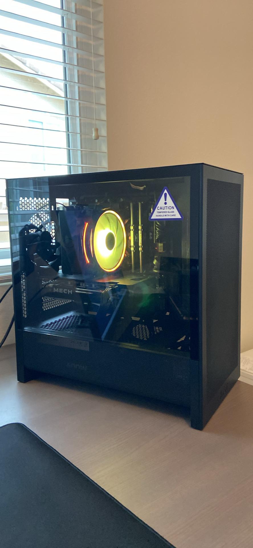 RX 6600, I3 12100f, 16gb ram, 620gb SSD, Gaming PC