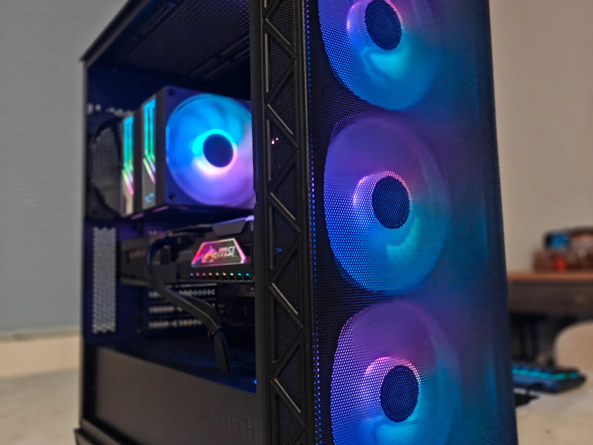 1440P - MSI Vanguard Nvidia RTX 5070 - AMD Ryzen 7 7700X - 32GB DDR5 6000 - 2TB M.2 Gen 4 SSD