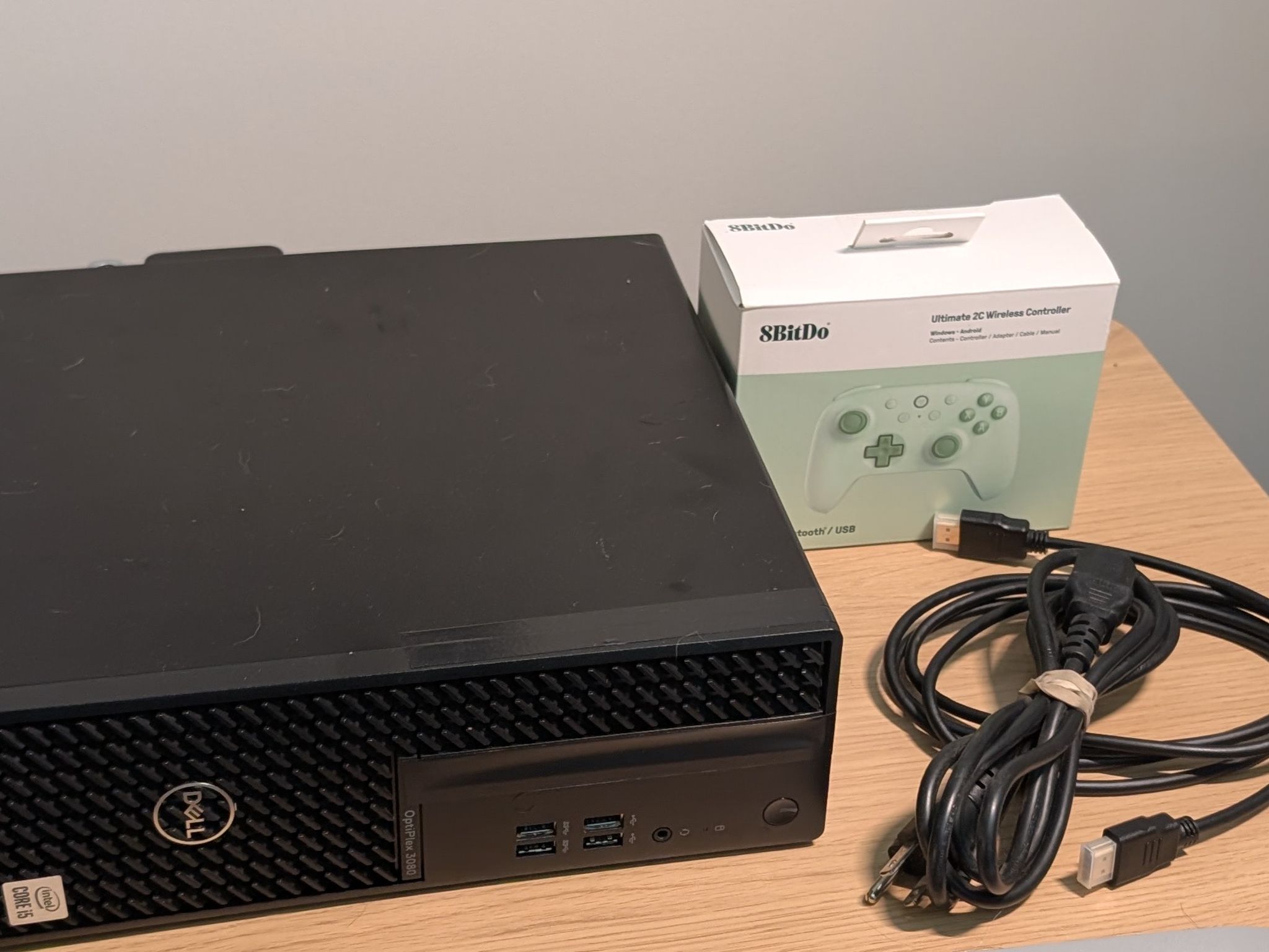 Dell Optiplex with visible damage, refurbished as a cheap steam box running bazzite