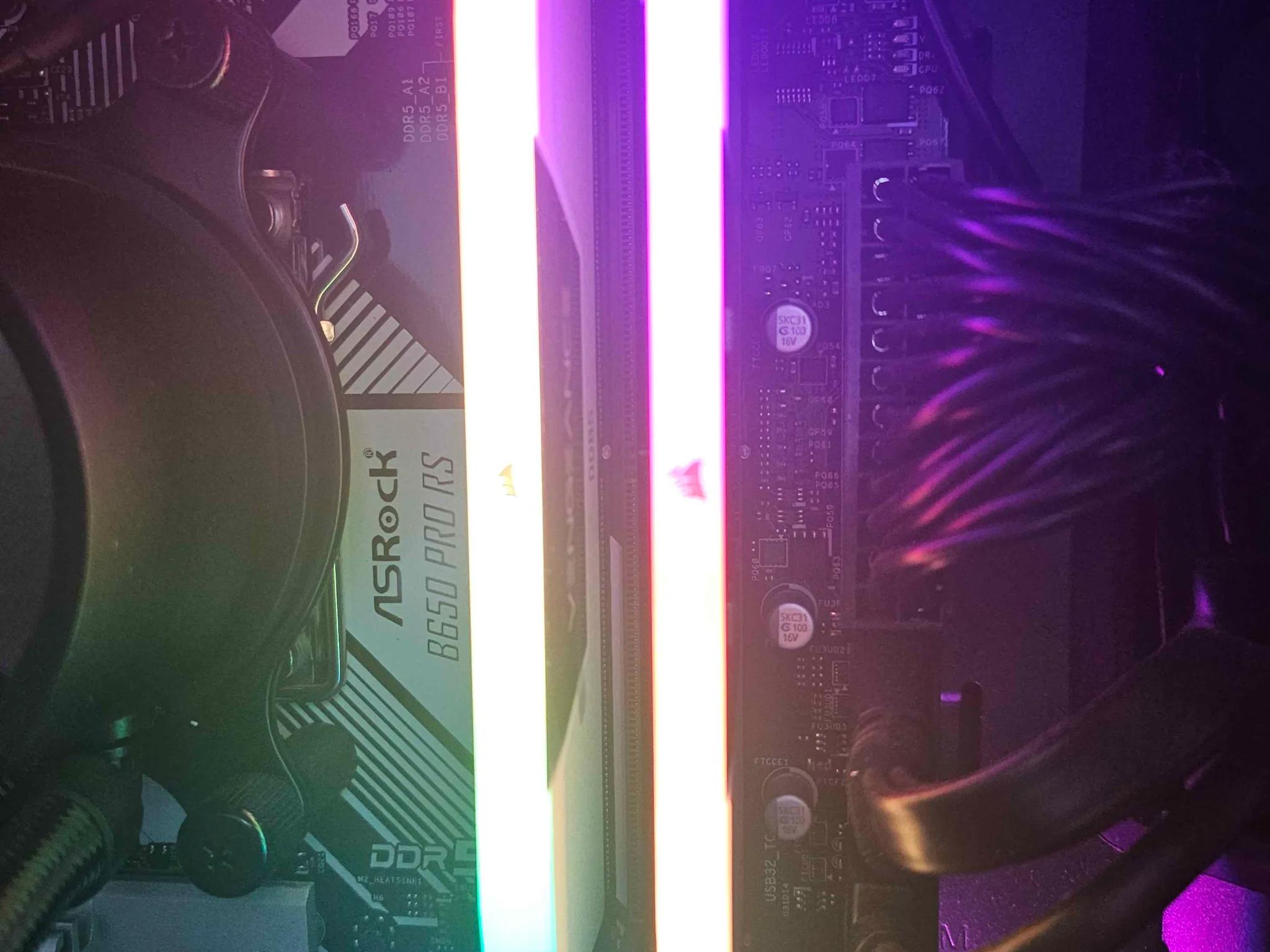 32GB (2x16) Corsair Vengeance RAM (WHITE) DDR5 6000 MT/s CL36