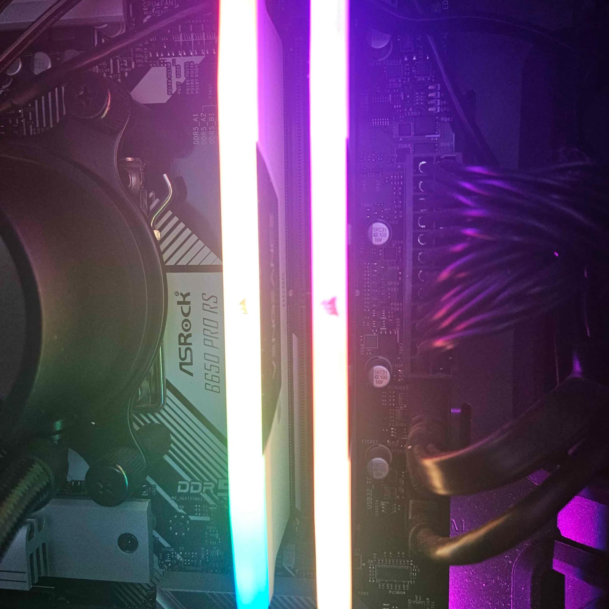 32GB (2x16) Corsair Vengeance RAM (WHITE) DDR5 6000 MT/s CL36