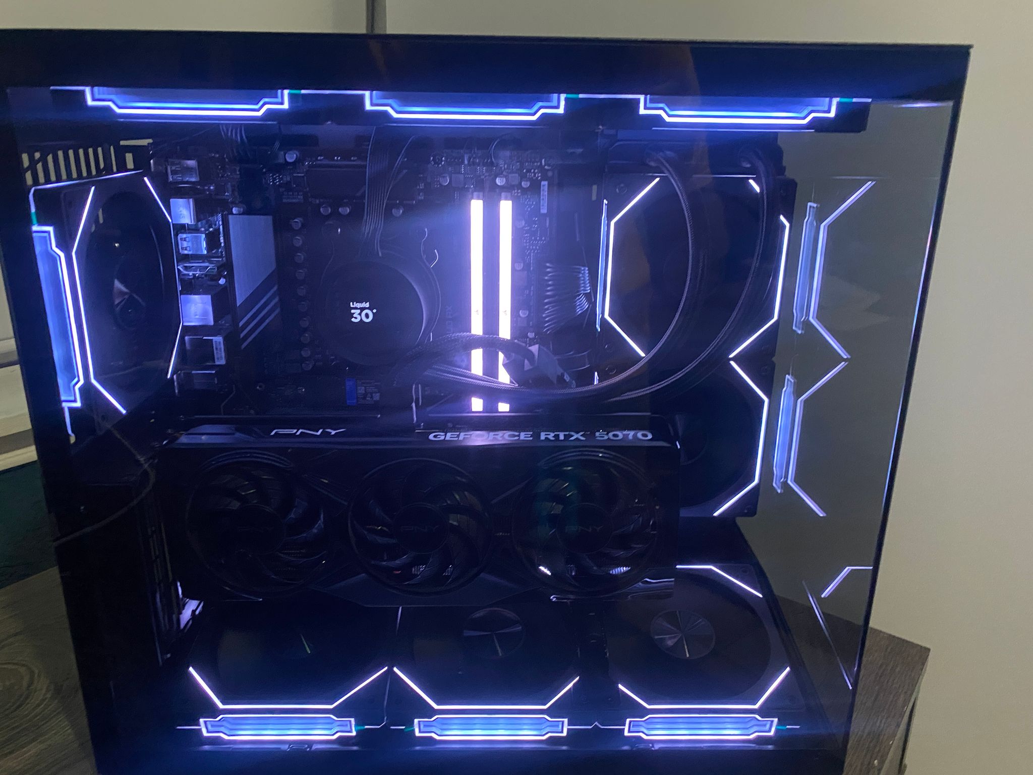 Nvidia RTX 5070  | Ryzen 9600X | 32GB DDR5 RAM 6000MHz | 2TB SSD | WIN 11