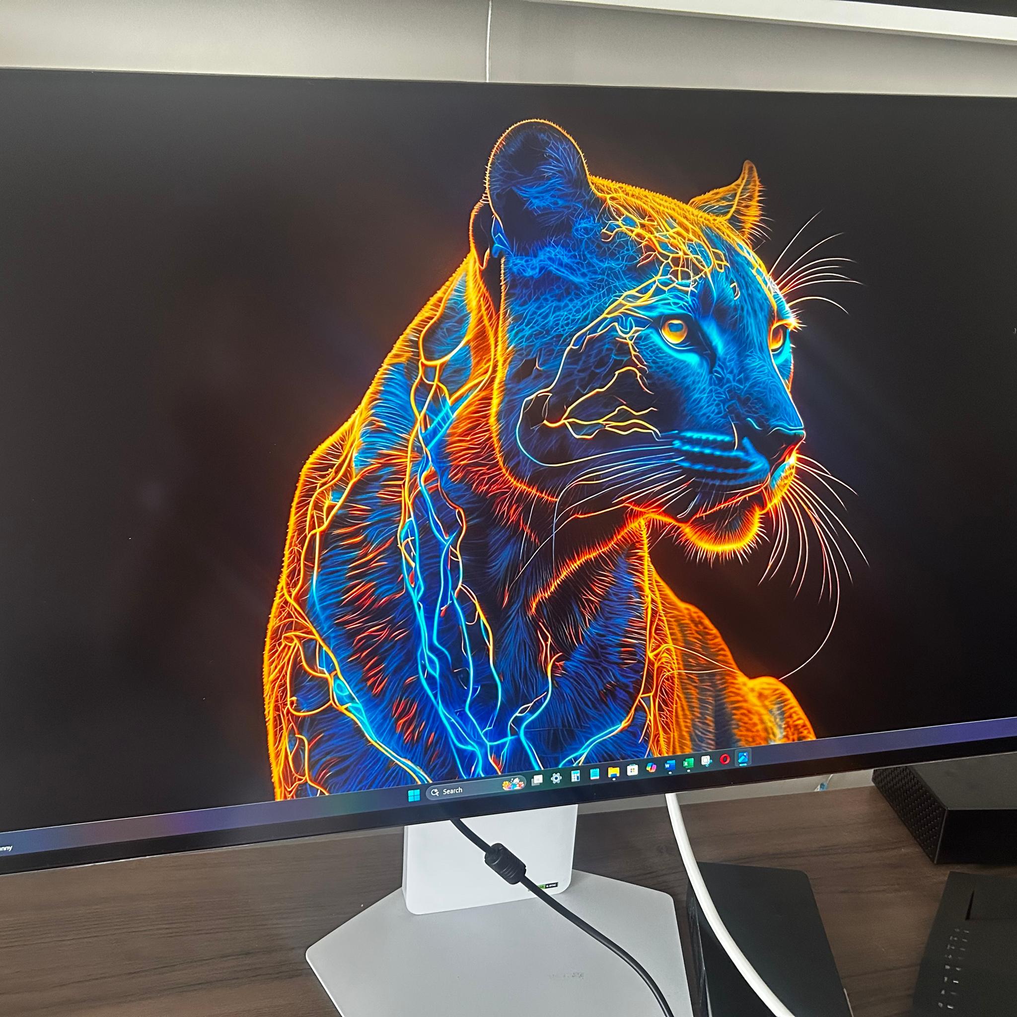 ALL WHITE LG UltraGear  32" 4K UHD (3840 x 2160) 240Hz Gaming Monitor (32GS95UV-W)