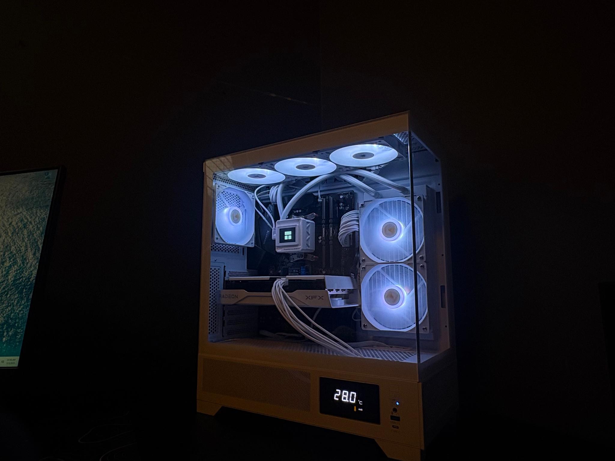 High End 9060XT 8GB/Ryzen 5 5500/All white Gaming Pc