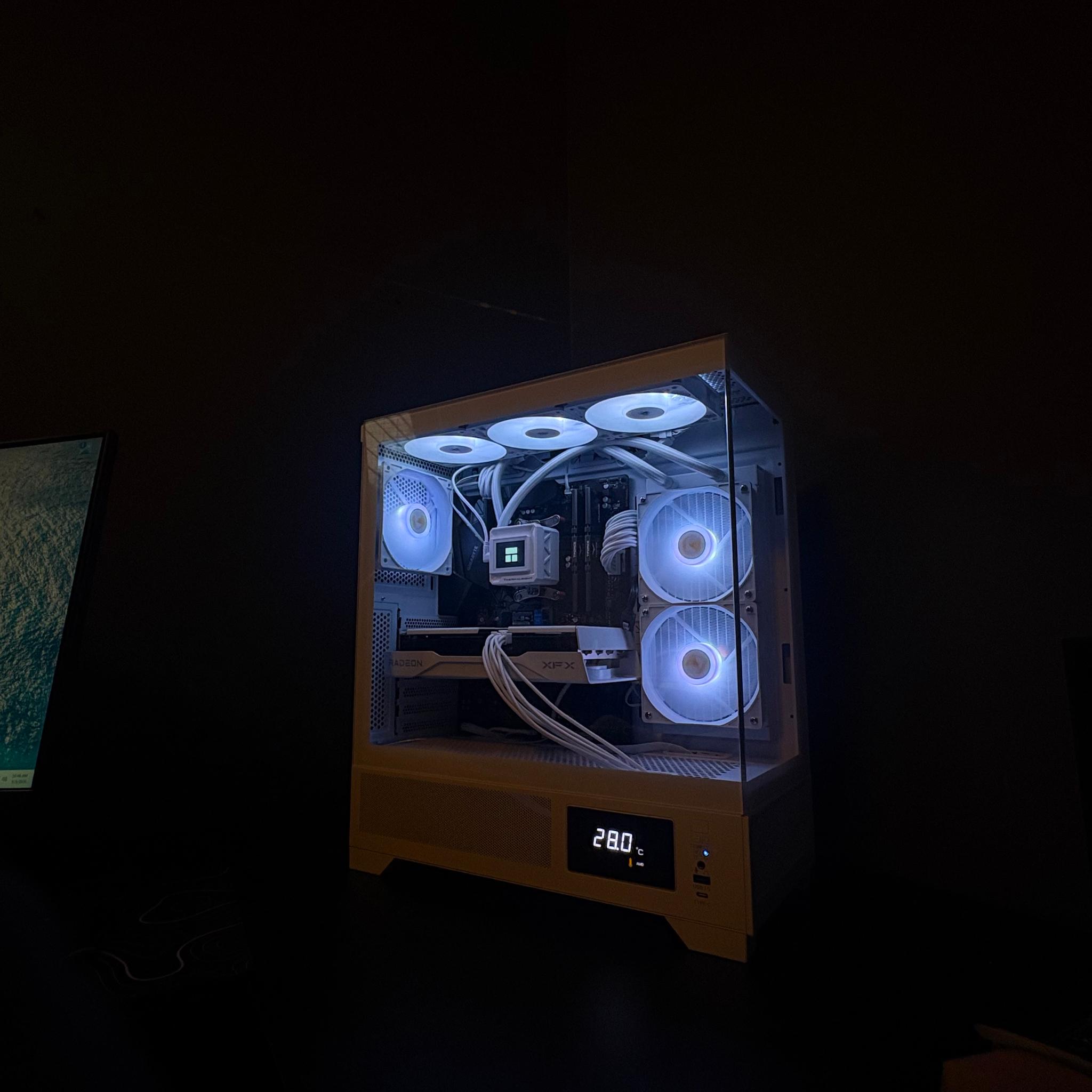 High End 9060XT 8GB/Ryzen 5 5500/All white Gaming Pc