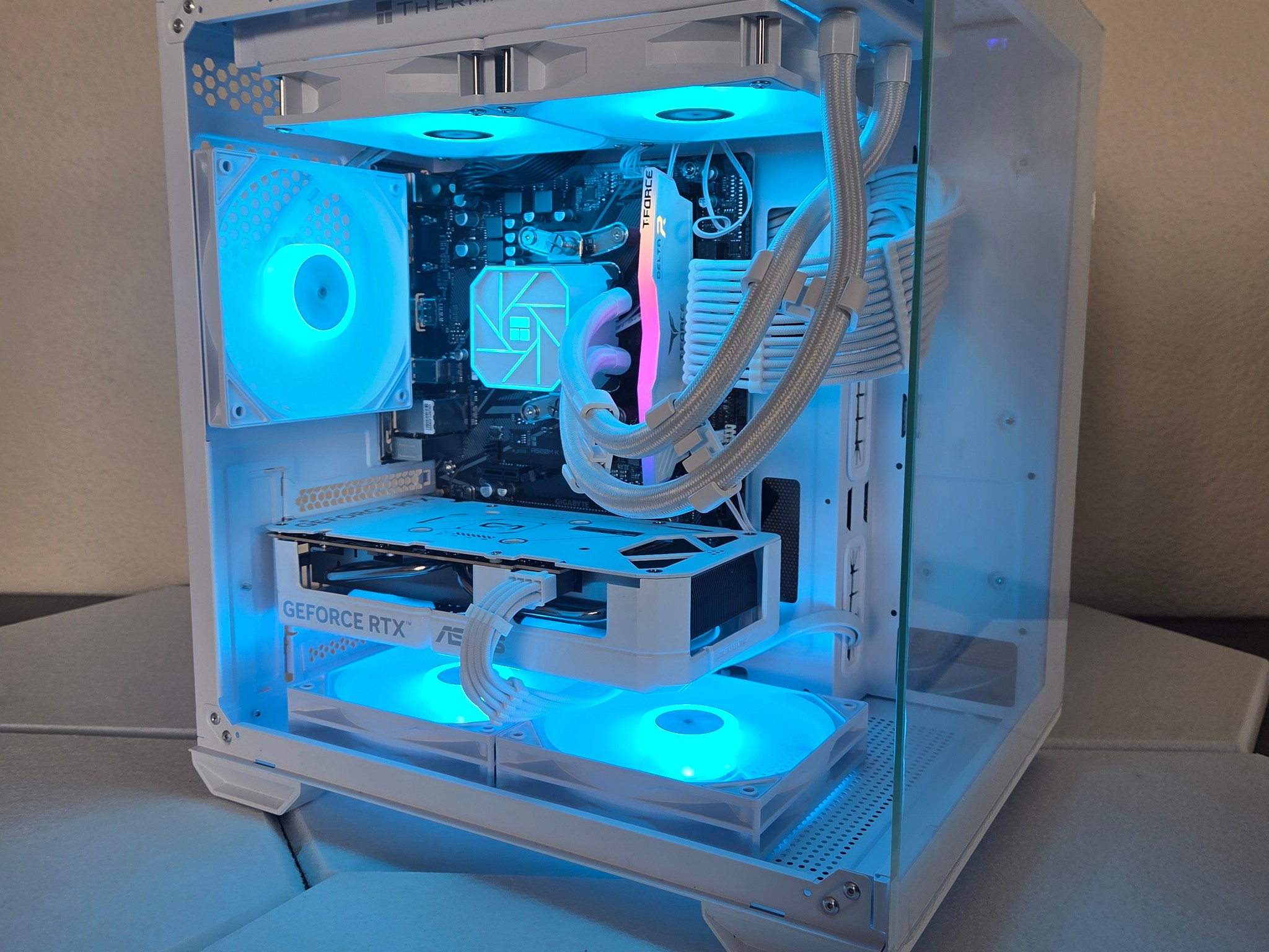 🐻‍❄️🤍❄️ Frost Mirage | RTX 5060 White Edition | Ryzen 5 5500 | AIO Liquid Cooled ❄️🤍