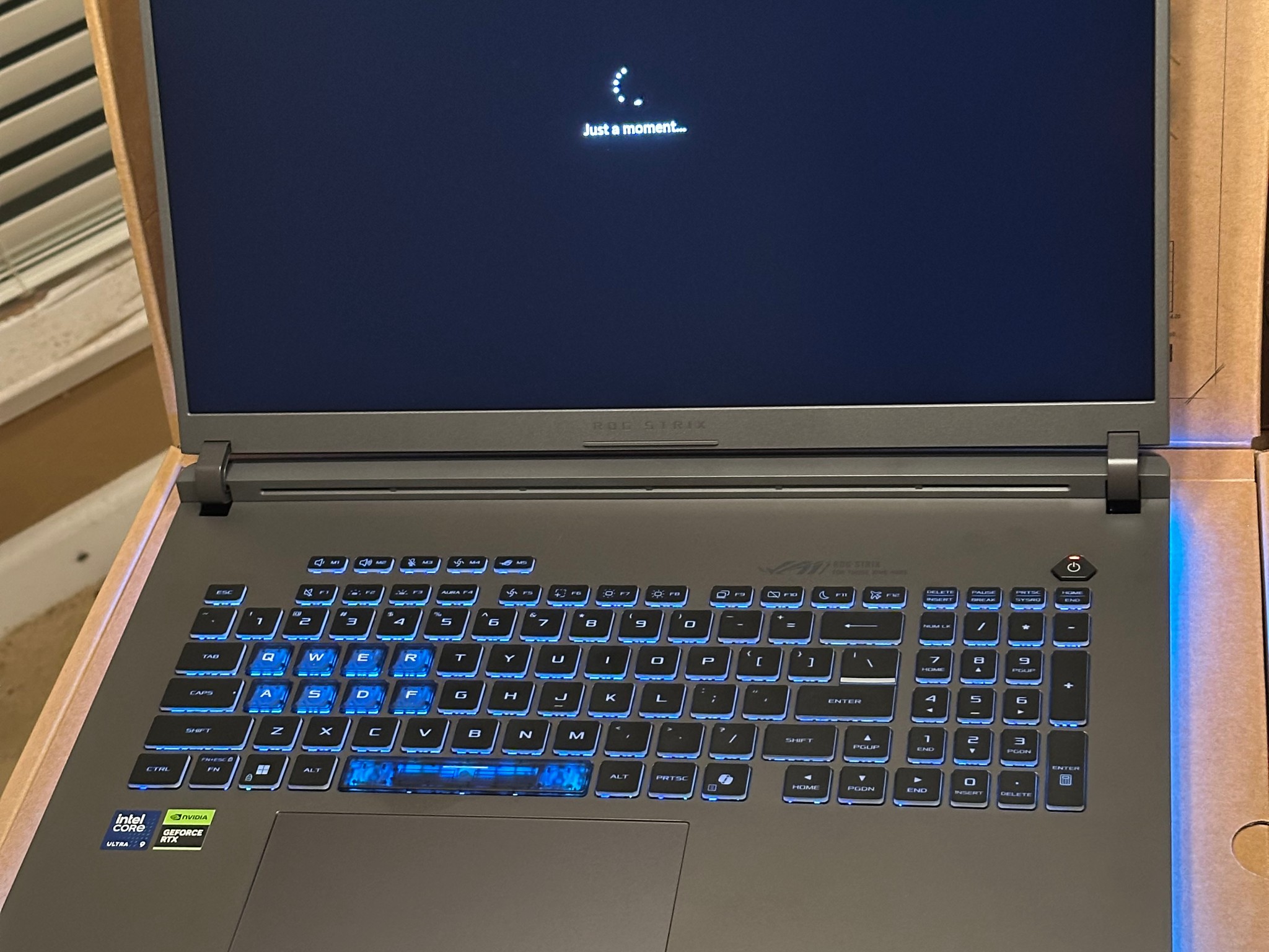 New ASUS - ROG Strix G18 18" 2.5K 240Hz - RTX 5080 - Intel Core Ultra 9 275HX - 32GB RAM - 2TB