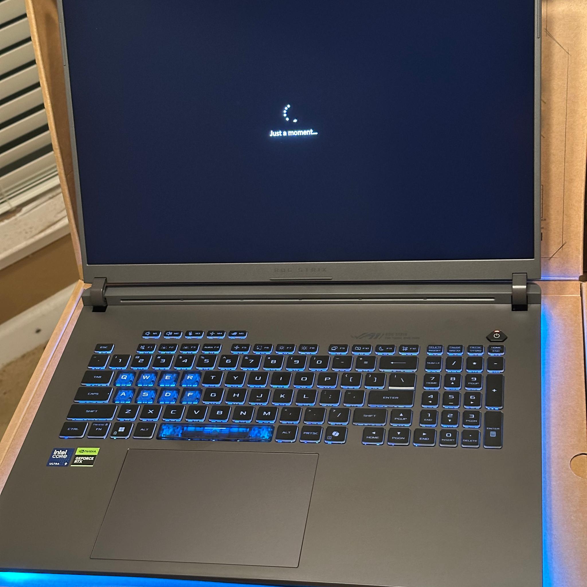 New ASUS - ROG Strix G18 18" 2.5K 240Hz - RTX 5080 - Intel Core Ultra 9 275HX - 32GB RAM - 2TB
