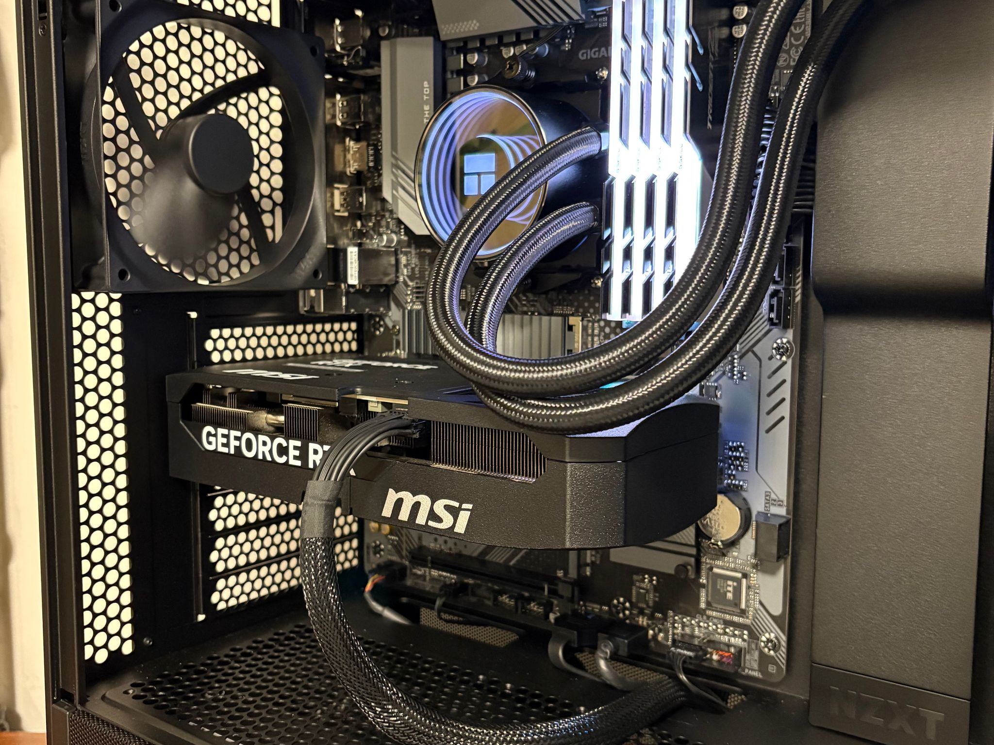 RTX 5070 | Ryzen 7 5800XT | 32GB DDR4 | 1TB NVMe | 750W Gold | NZXT H5 Flow (2024)