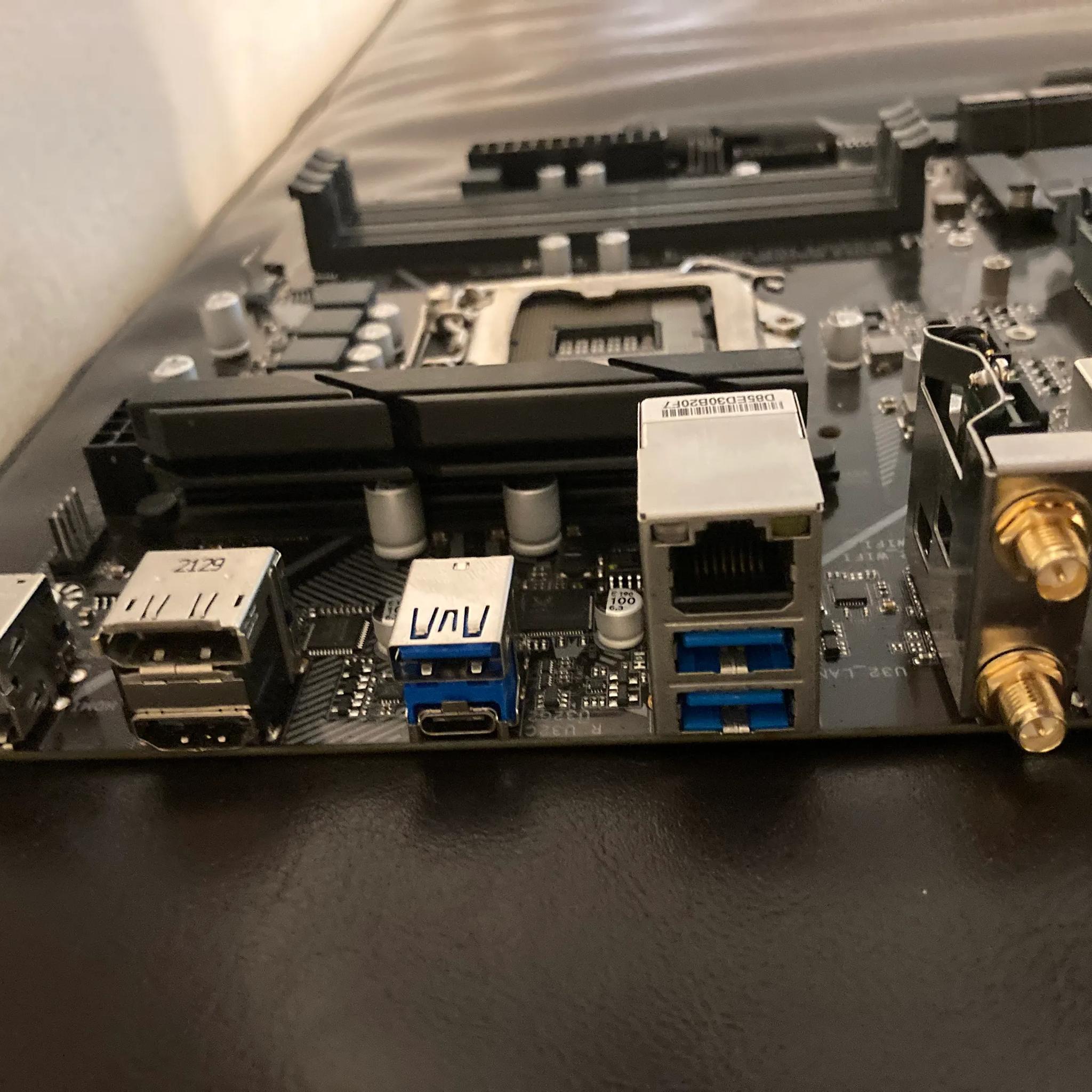 Gigabyte B560 DS3H AC ATX LGA1200 Motherboard