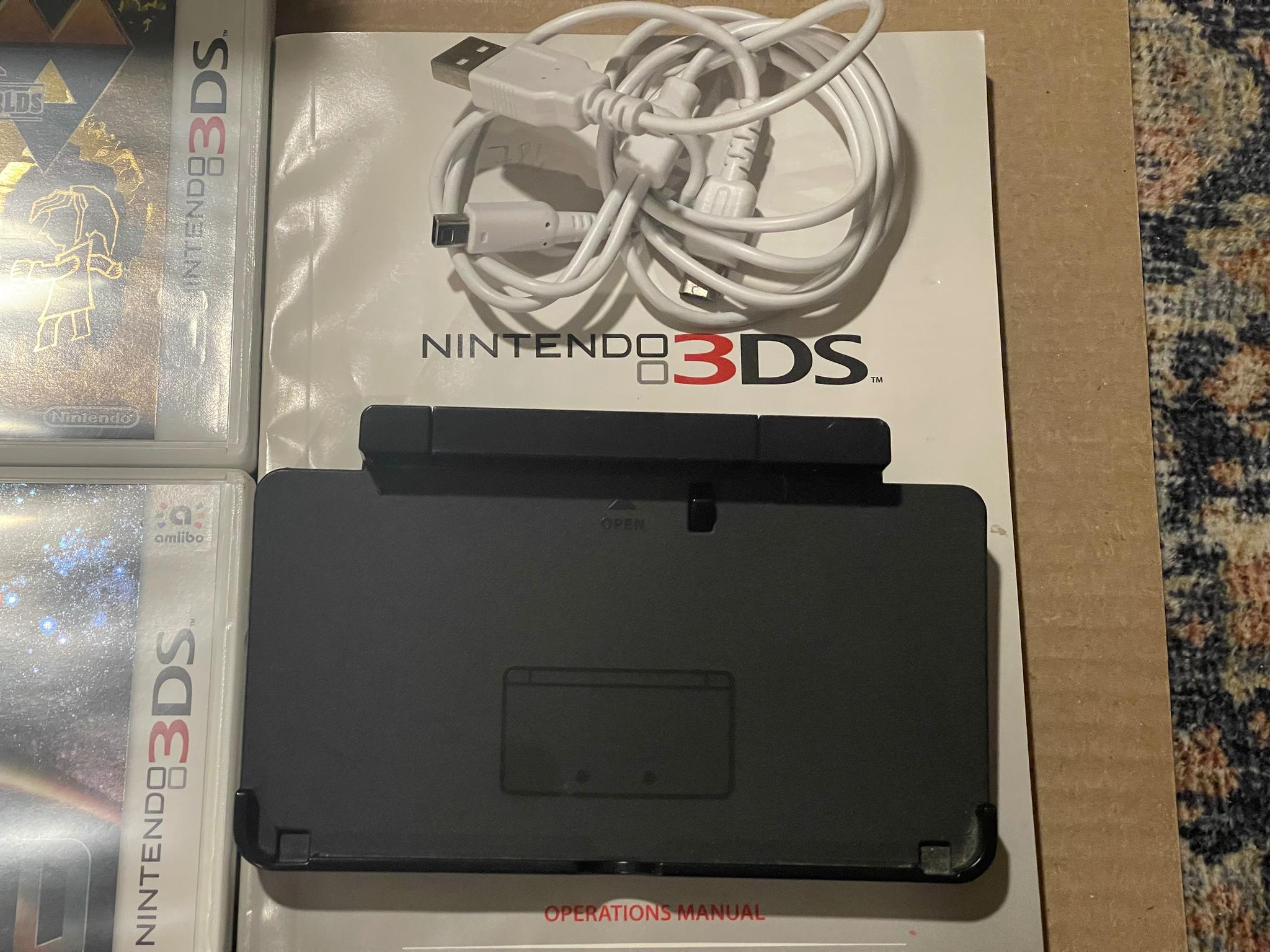 Used, Nintendo 3DS, Aqua Blue, + Games