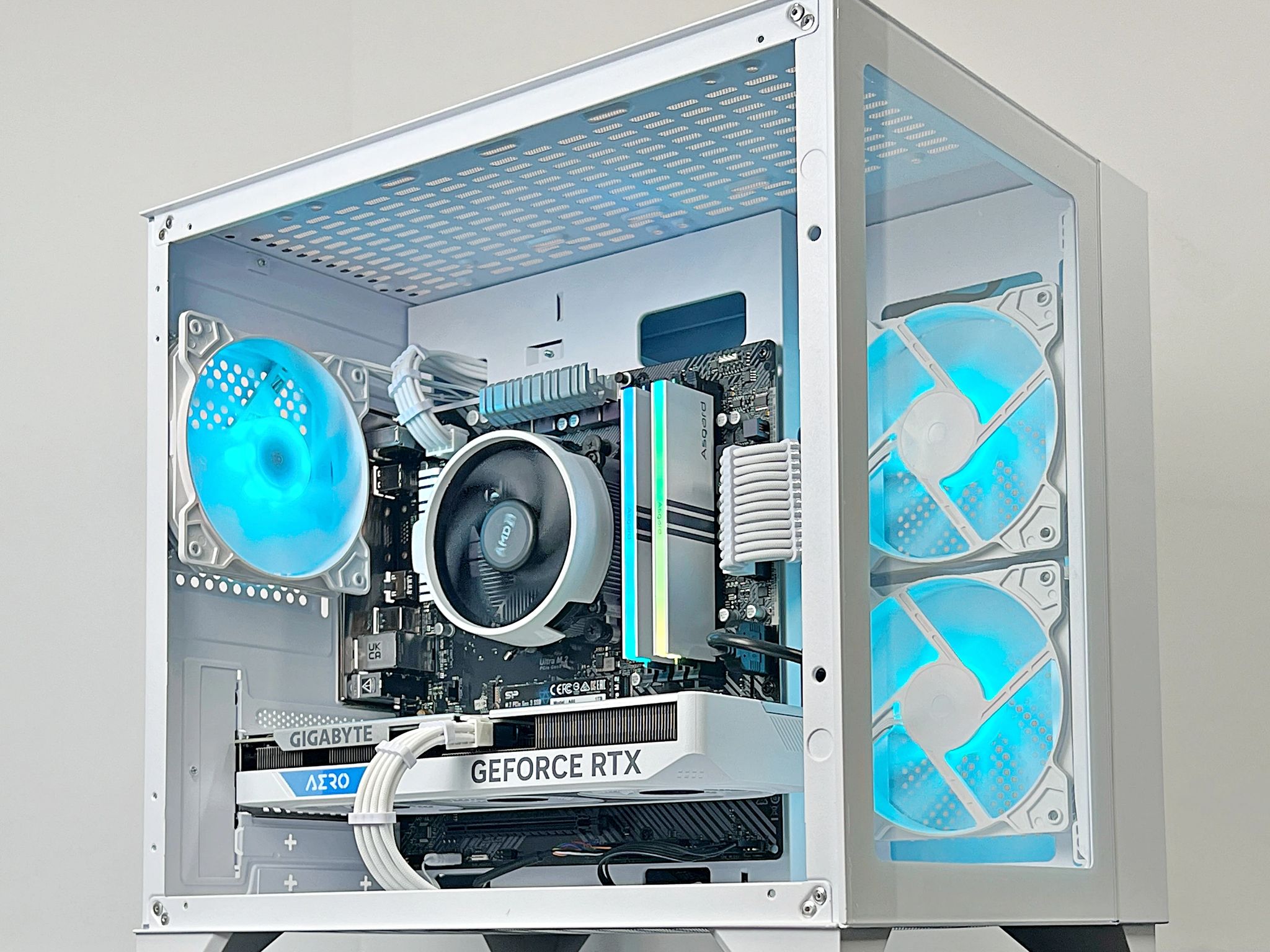 Ryzen 5 RTX 4060 16GB RAM 1TB M.2 Gaming PC