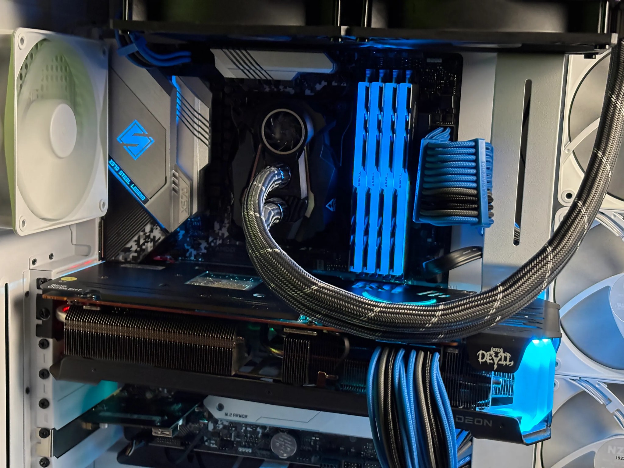 💎INCREDIBLE PC💎R7 5800X3D| RX 6800 16GB | 32gb RGB DDR4 | 1TB M.2 SSD