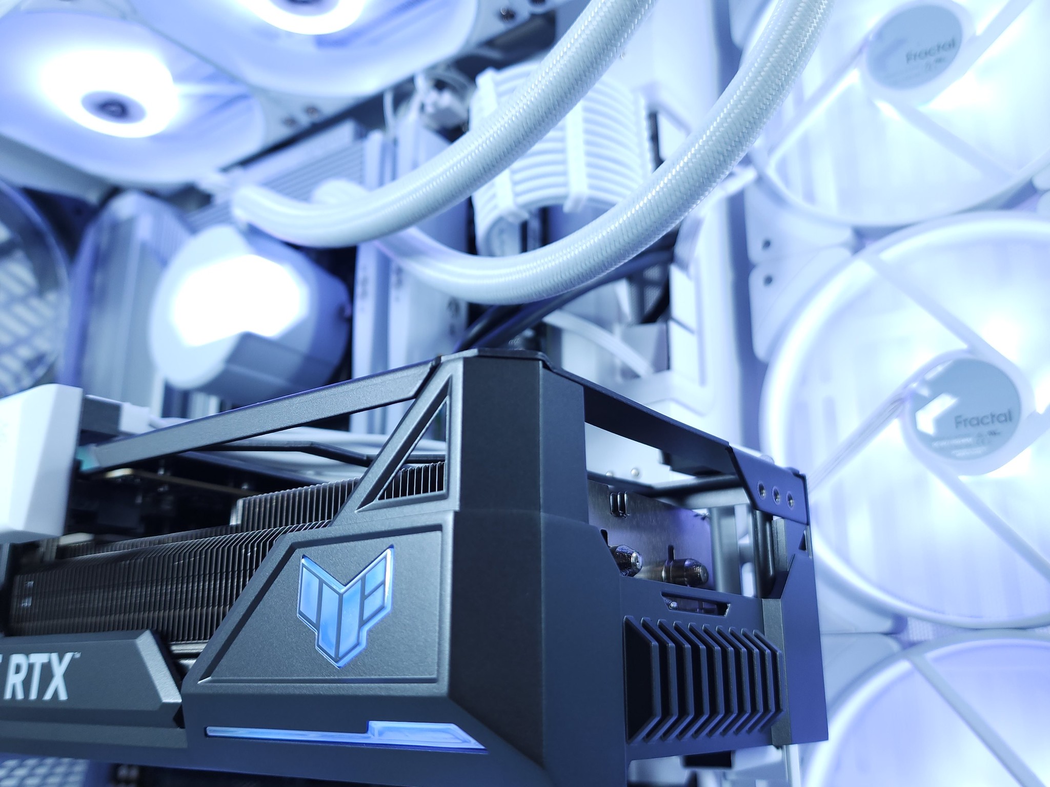 🤍RTX 4090●Core i9 14900KF●1440p/4K Gaming Computer