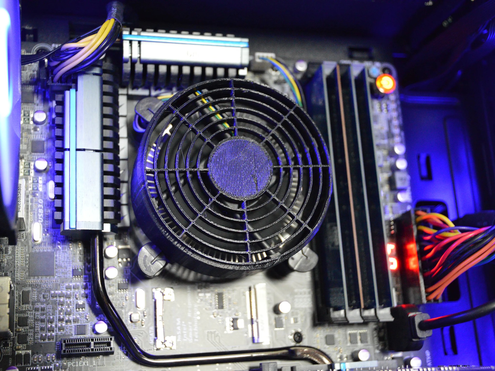 ⚫️🟣| Charcoal Violet | GTX 770 | INTEL i7-3770 | 16GB DDR3 RAM | 512GB SSD |