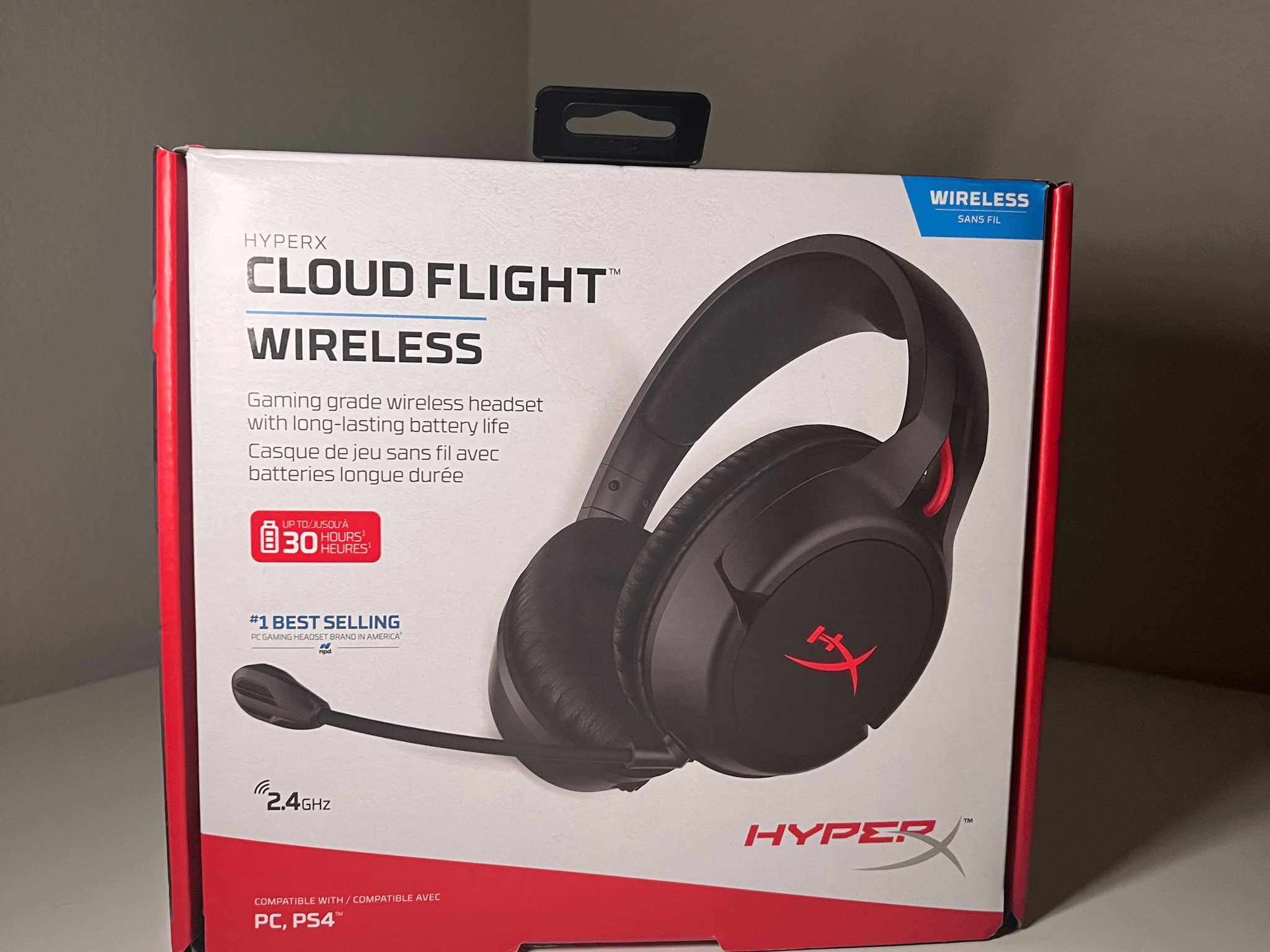 WIRELESS  Noise-cancelling Hyperx Headset 30HR long lasting battery